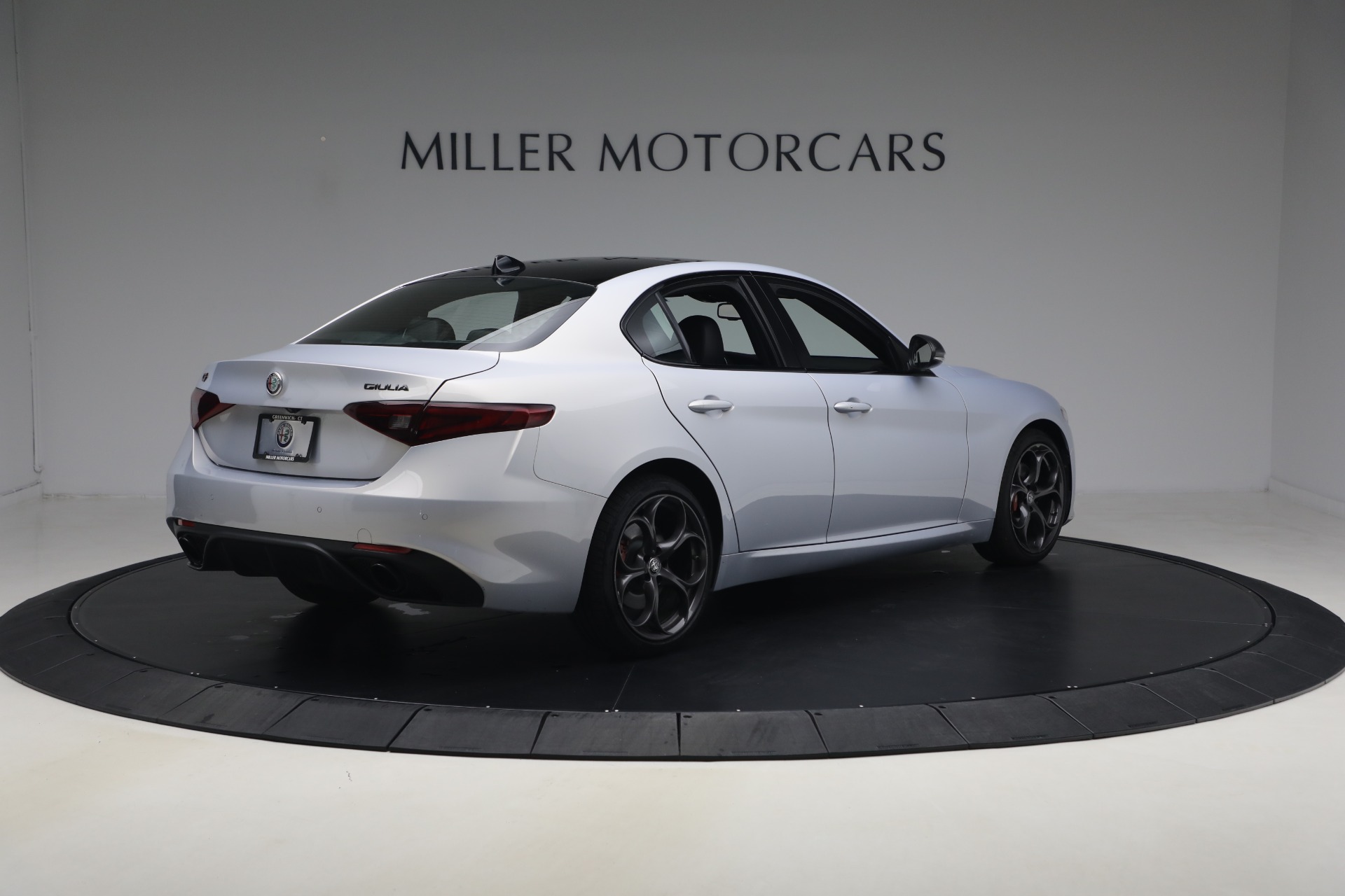 Used-2020-Alfa-Romeo-Giulia-Ti-Sport-Q4