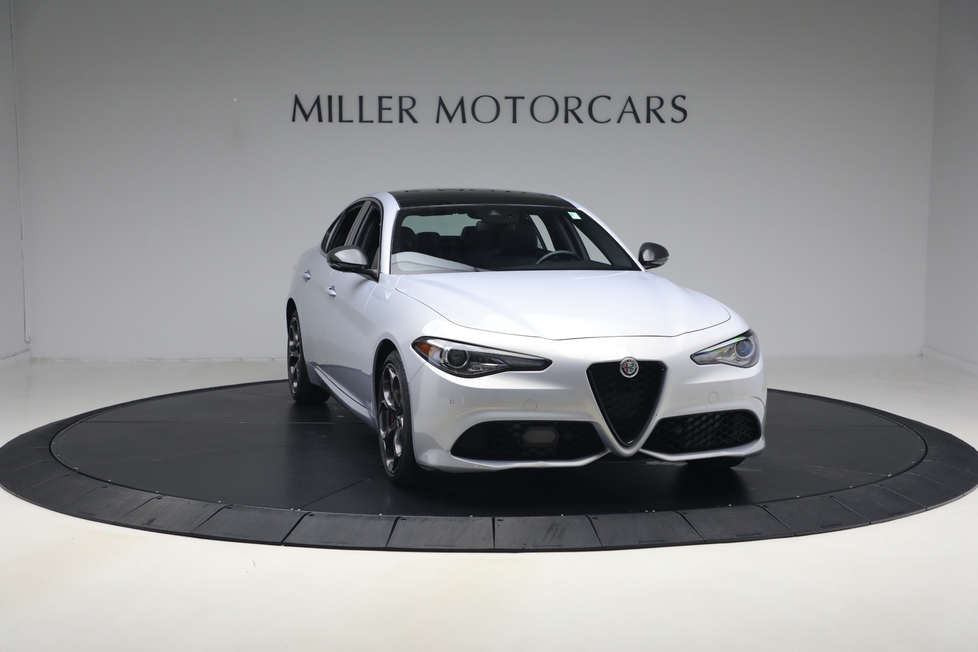 Used-2020-Alfa-Romeo-Giulia-Ti-Sport-Q4