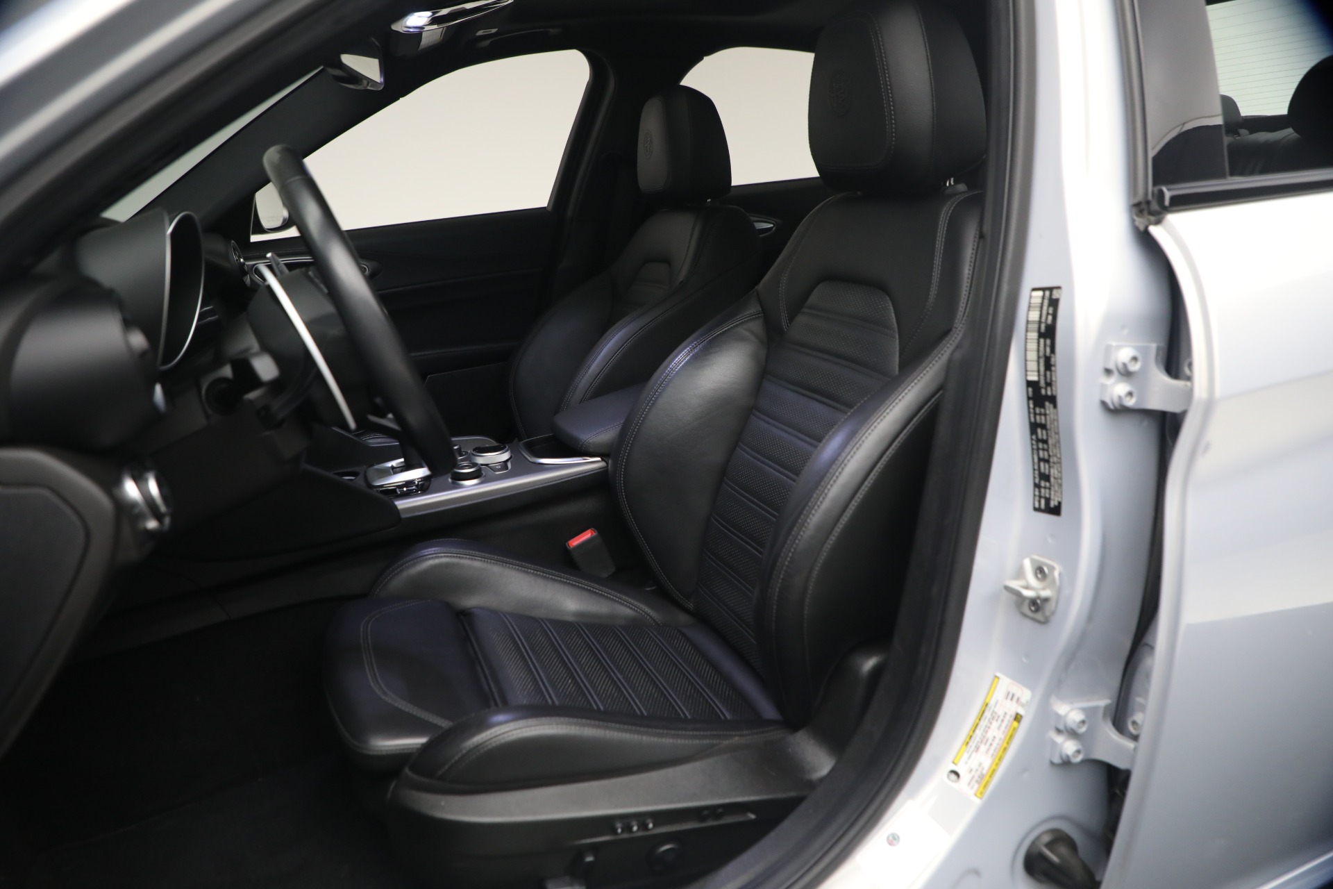 Used-2020-Alfa-Romeo-Giulia-Ti-Sport-Q4