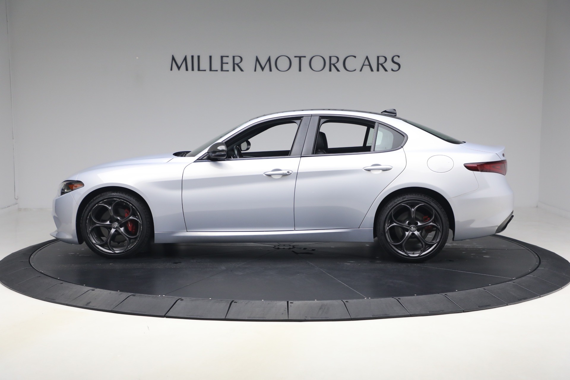 Used-2020-Alfa-Romeo-Giulia-Ti-Sport-Q4