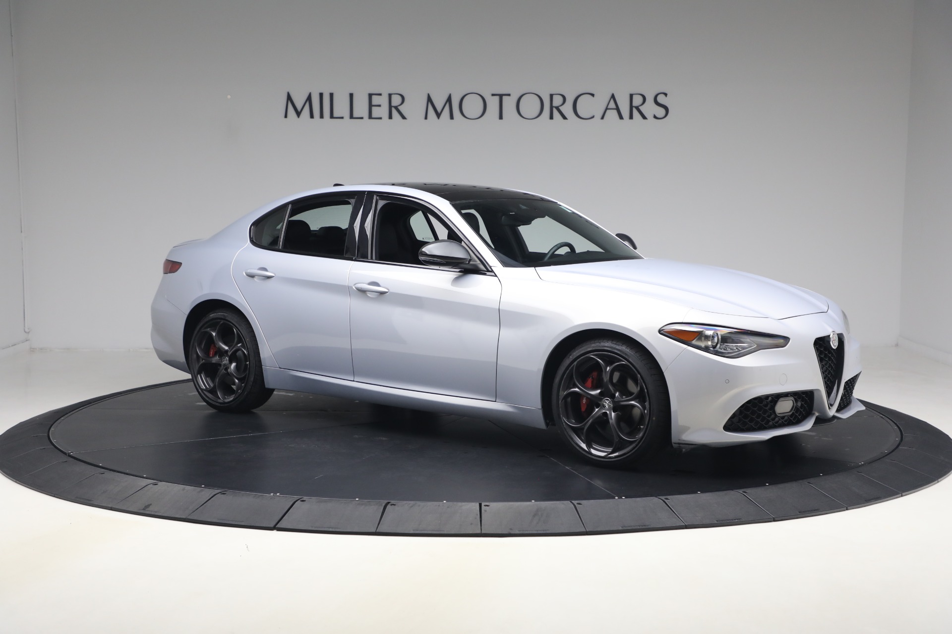Used-2020-Alfa-Romeo-Giulia-Ti-Sport-Q4