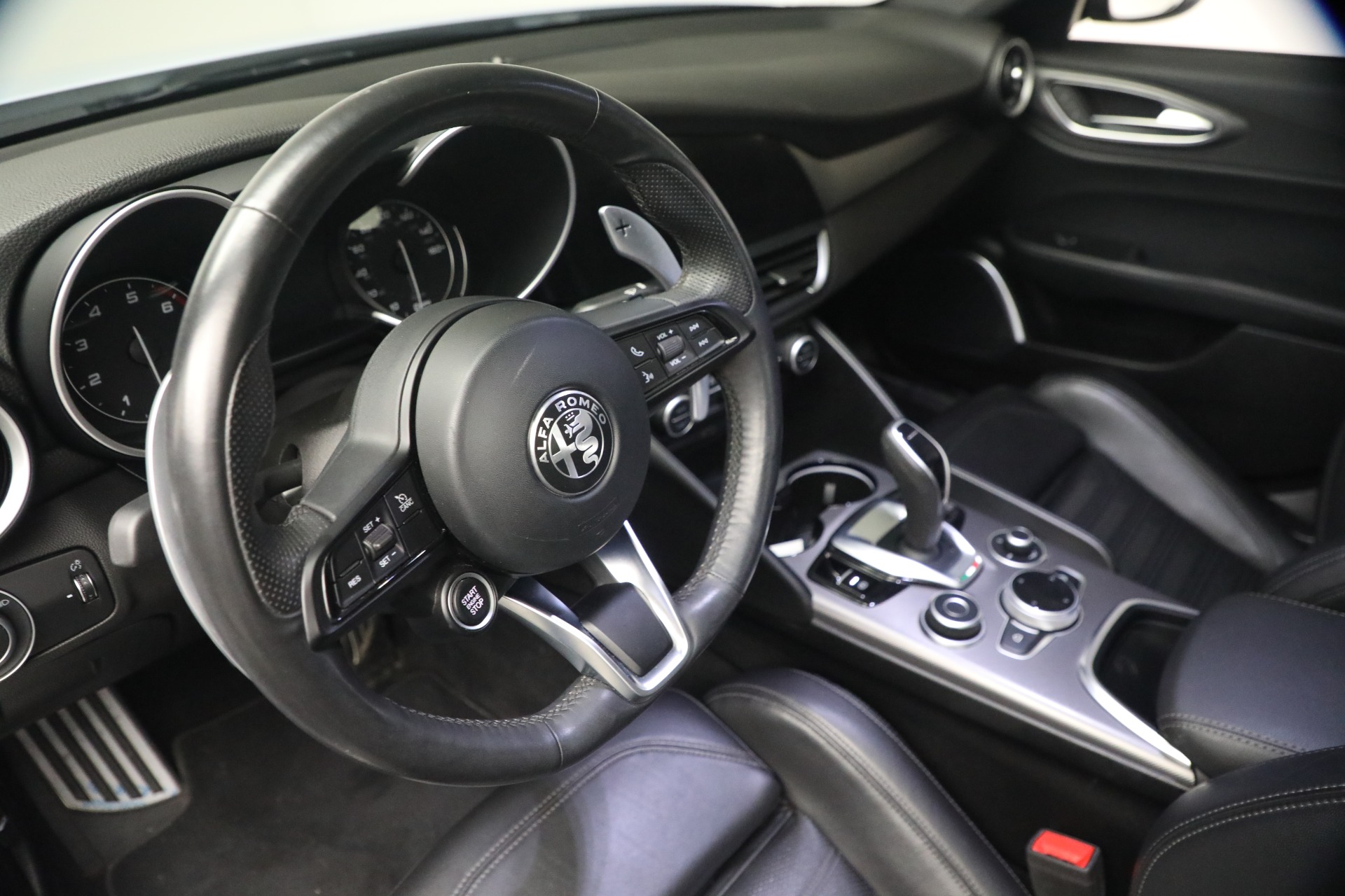Used-2020-Alfa-Romeo-Giulia-Ti-Sport-Q4