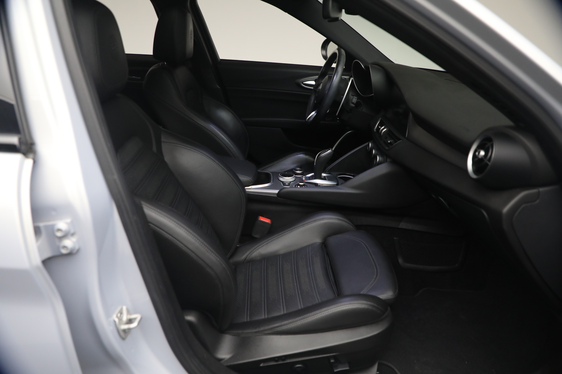 Used-2020-Alfa-Romeo-Giulia-Ti-Sport-Q4