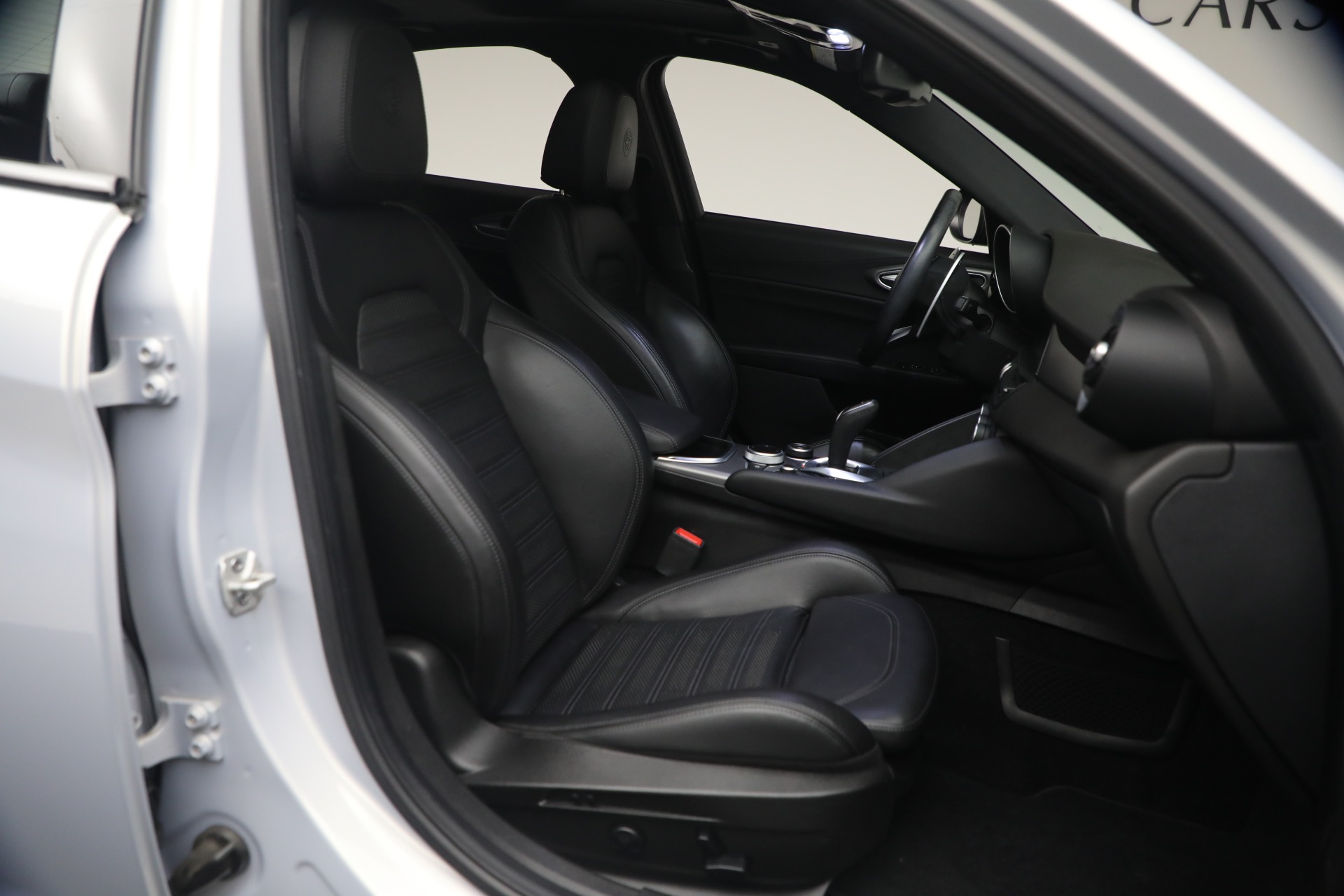 Used-2020-Alfa-Romeo-Giulia-Ti-Sport-Q4
