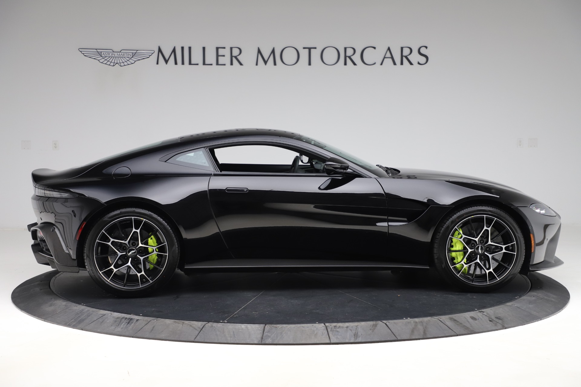 New-2020-Aston-Martin-Vantage-AMR-Coupe