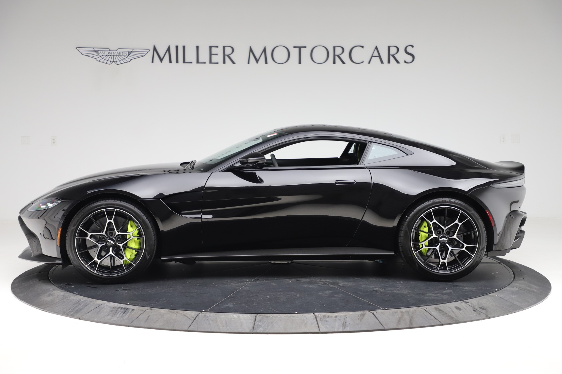 New-2020-Aston-Martin-Vantage-AMR-Coupe