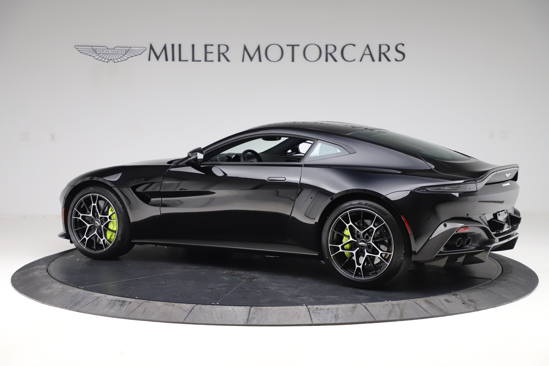 New-2020-Aston-Martin-Vantage-AMR-Coupe
