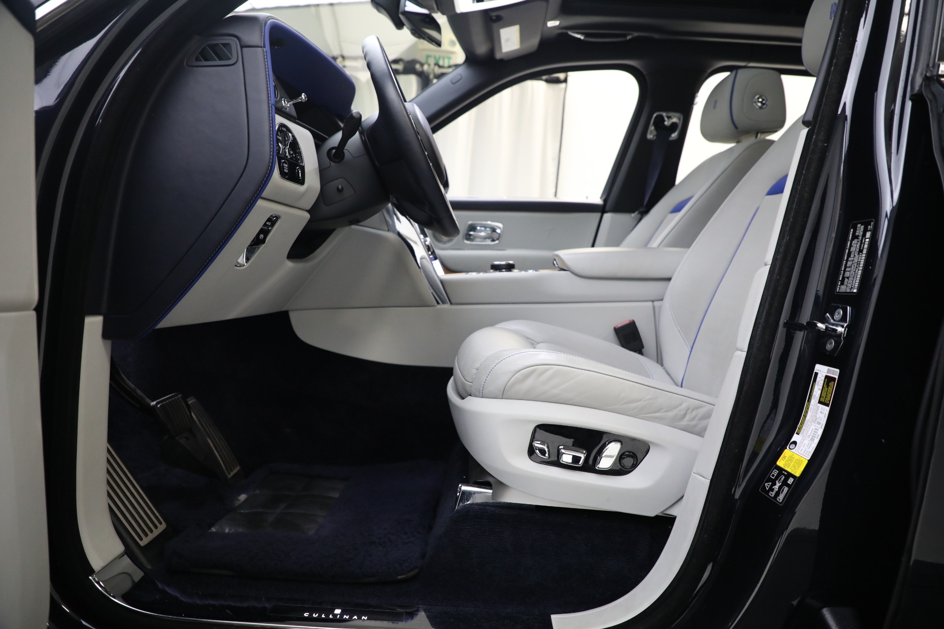 Used-2019-Rolls-Royce-Cullinan