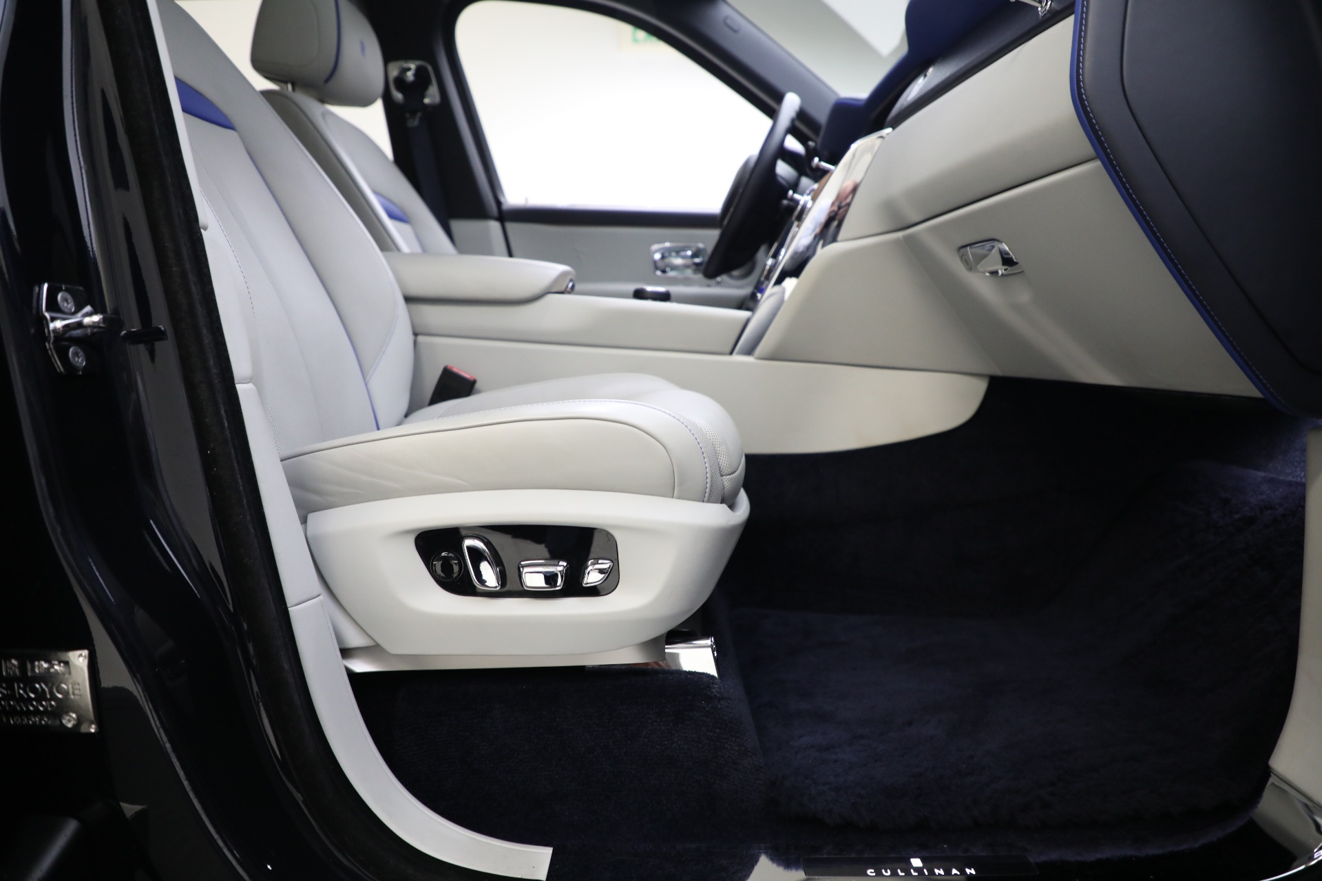 Used-2019-Rolls-Royce-Cullinan