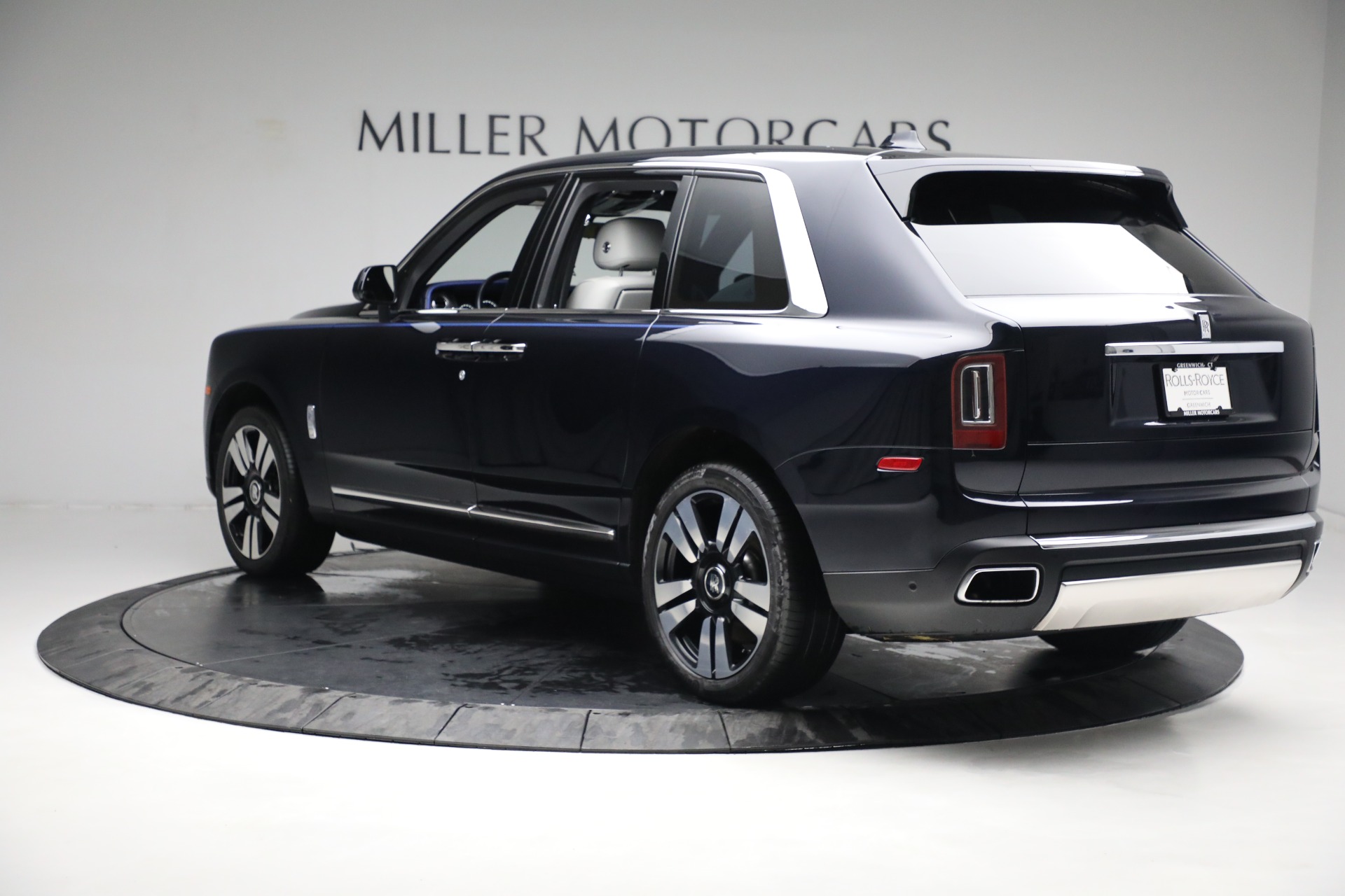 Used-2019-Rolls-Royce-Cullinan