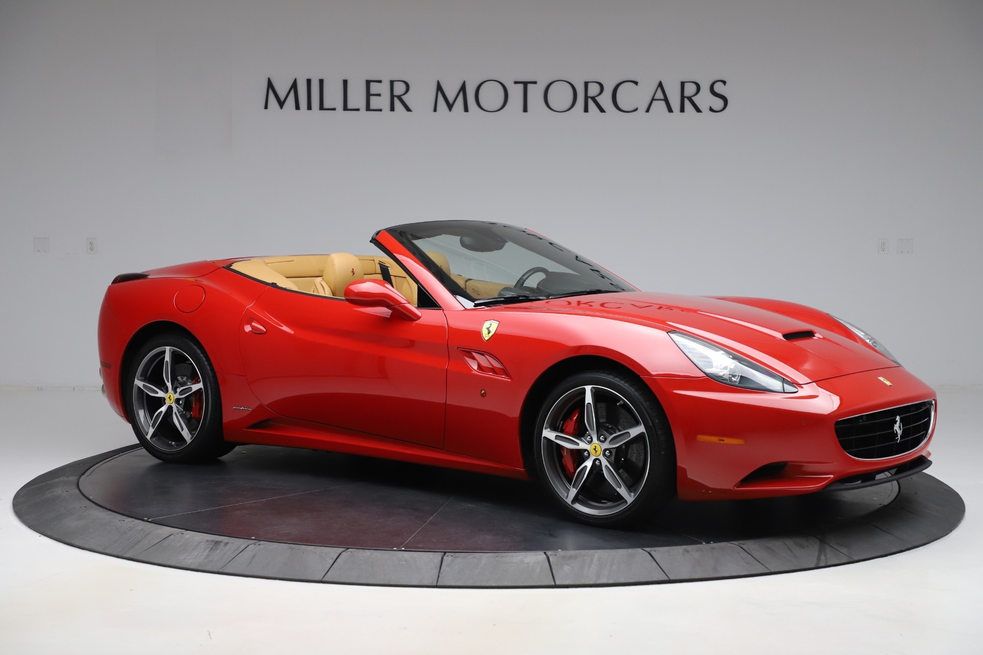 Used-2014-Ferrari-California-30