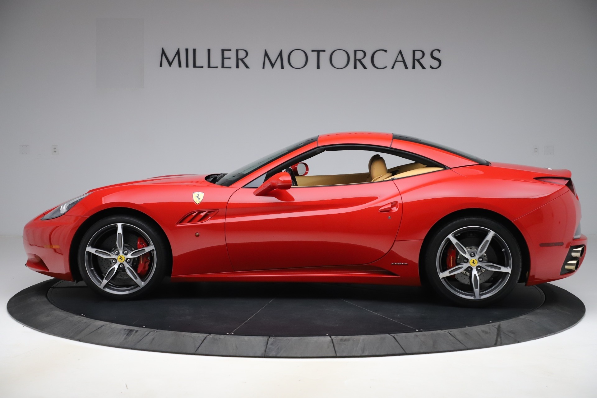 Used-2014-Ferrari-California-30