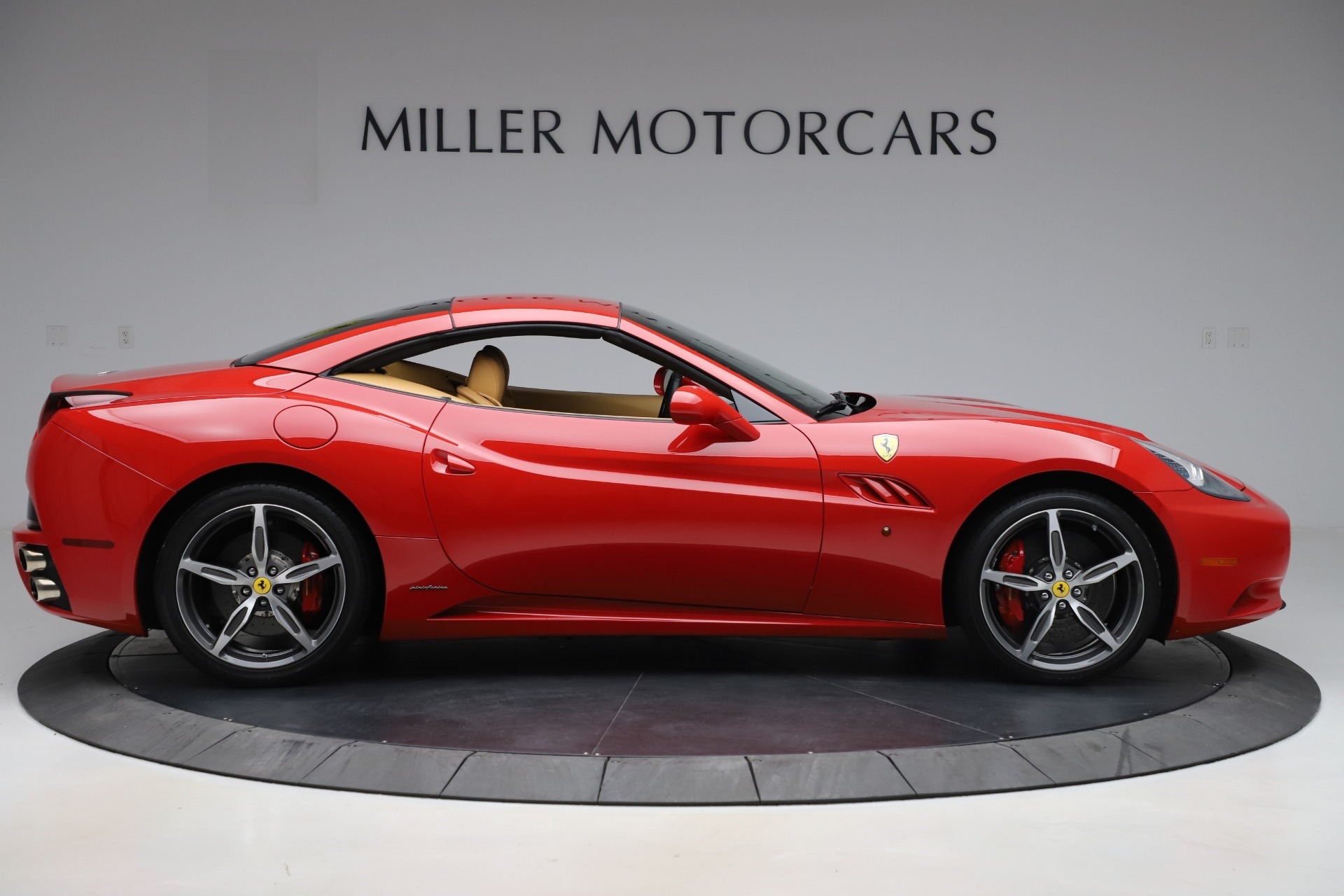 Used-2014-Ferrari-California-30