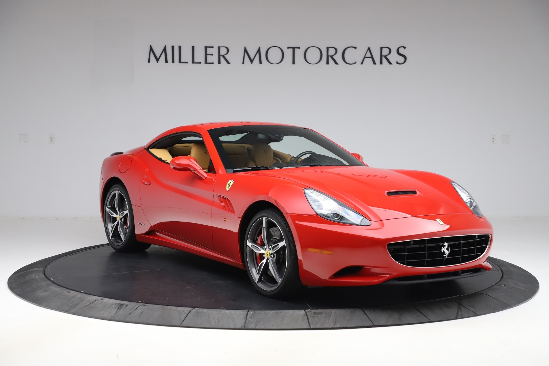 Used-2014-Ferrari-California-30