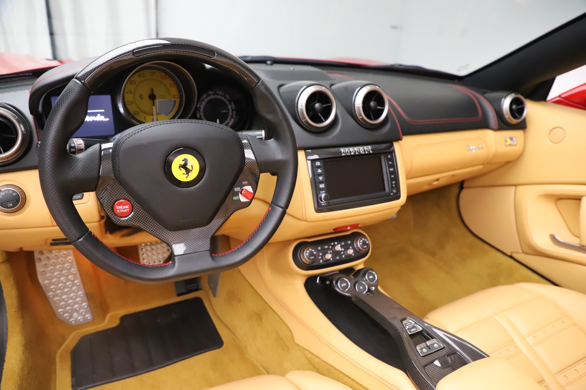Used-2014-Ferrari-California-30