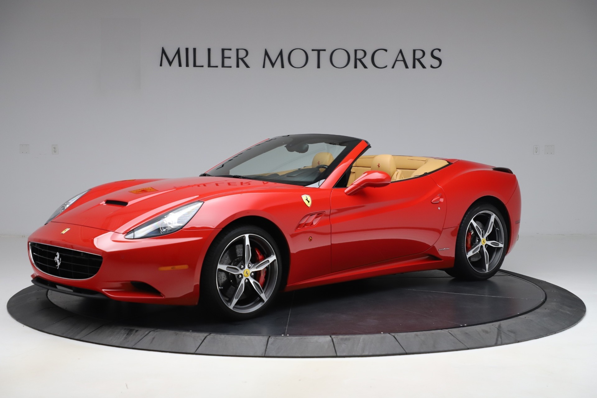 Used-2014-Ferrari-California-30