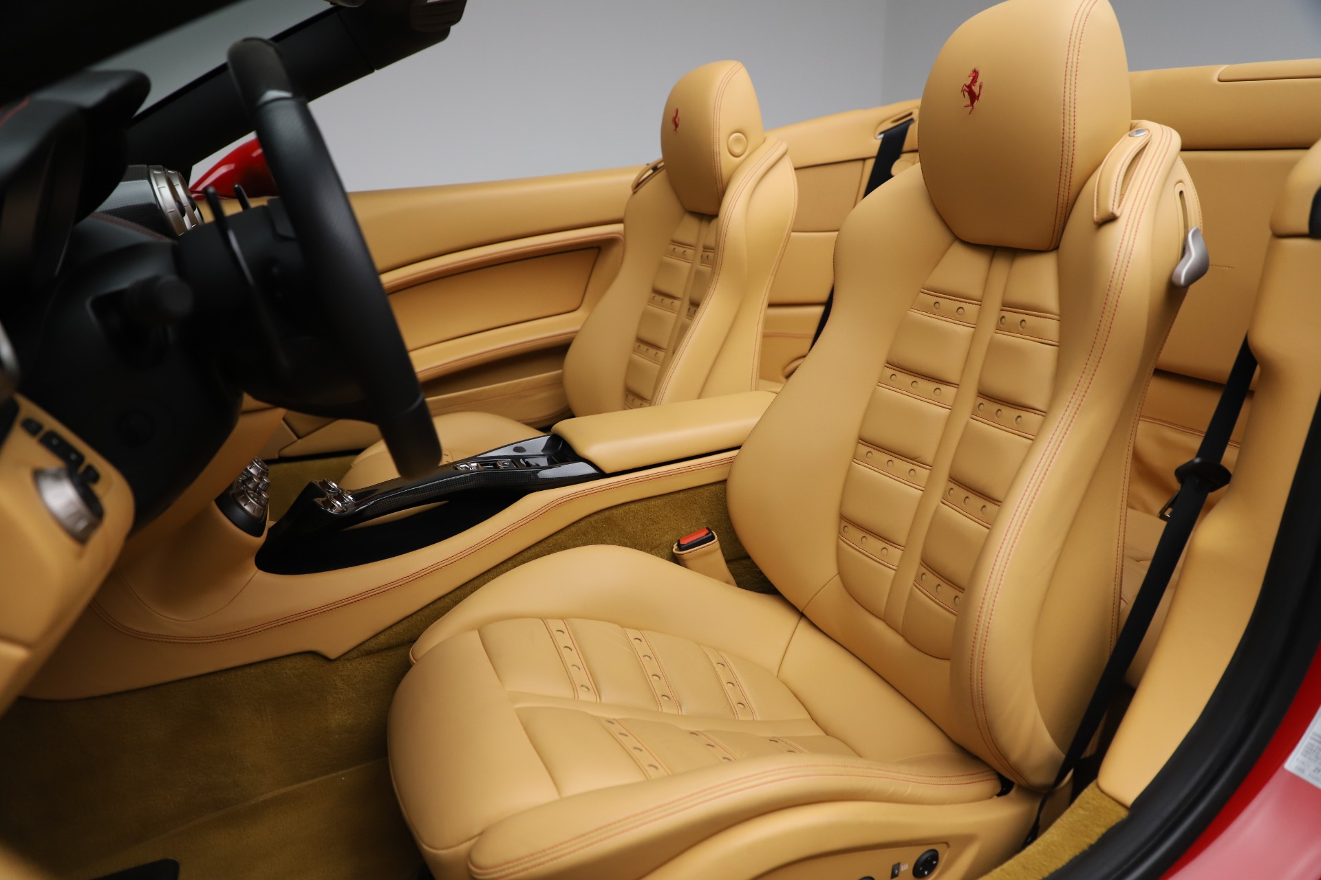 Used-2014-Ferrari-California-30