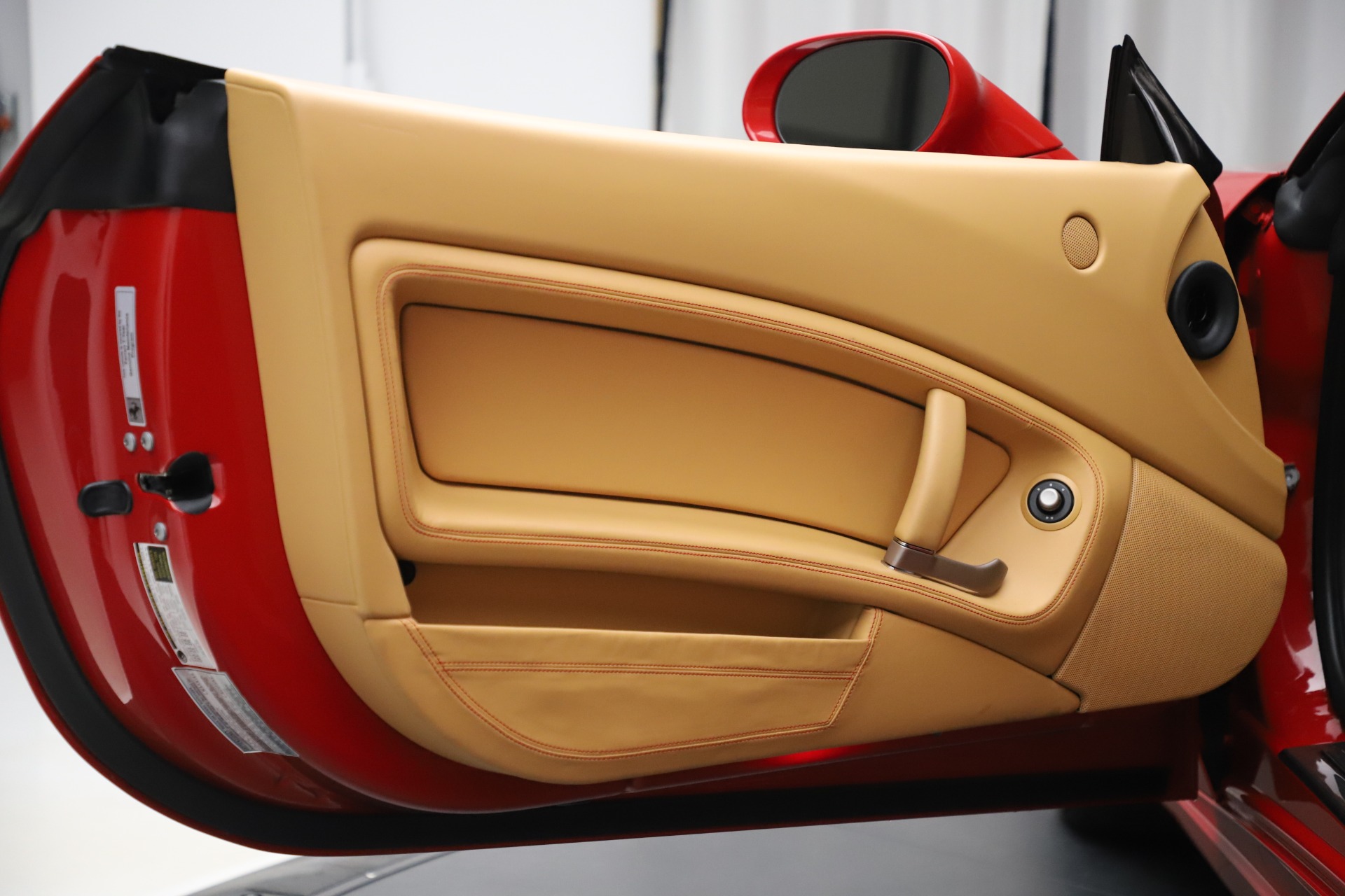 Used-2014-Ferrari-California-30