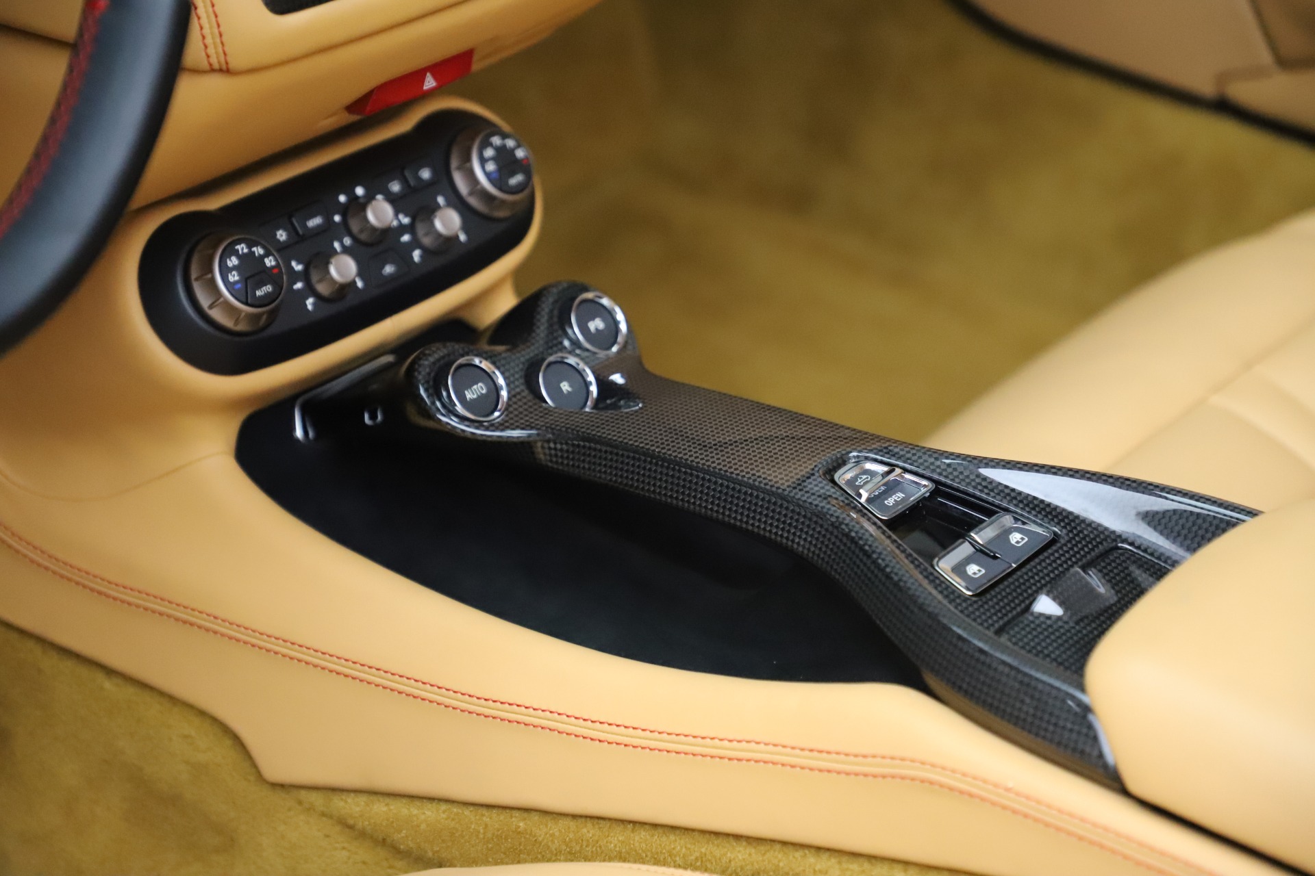 Used-2014-Ferrari-California-30