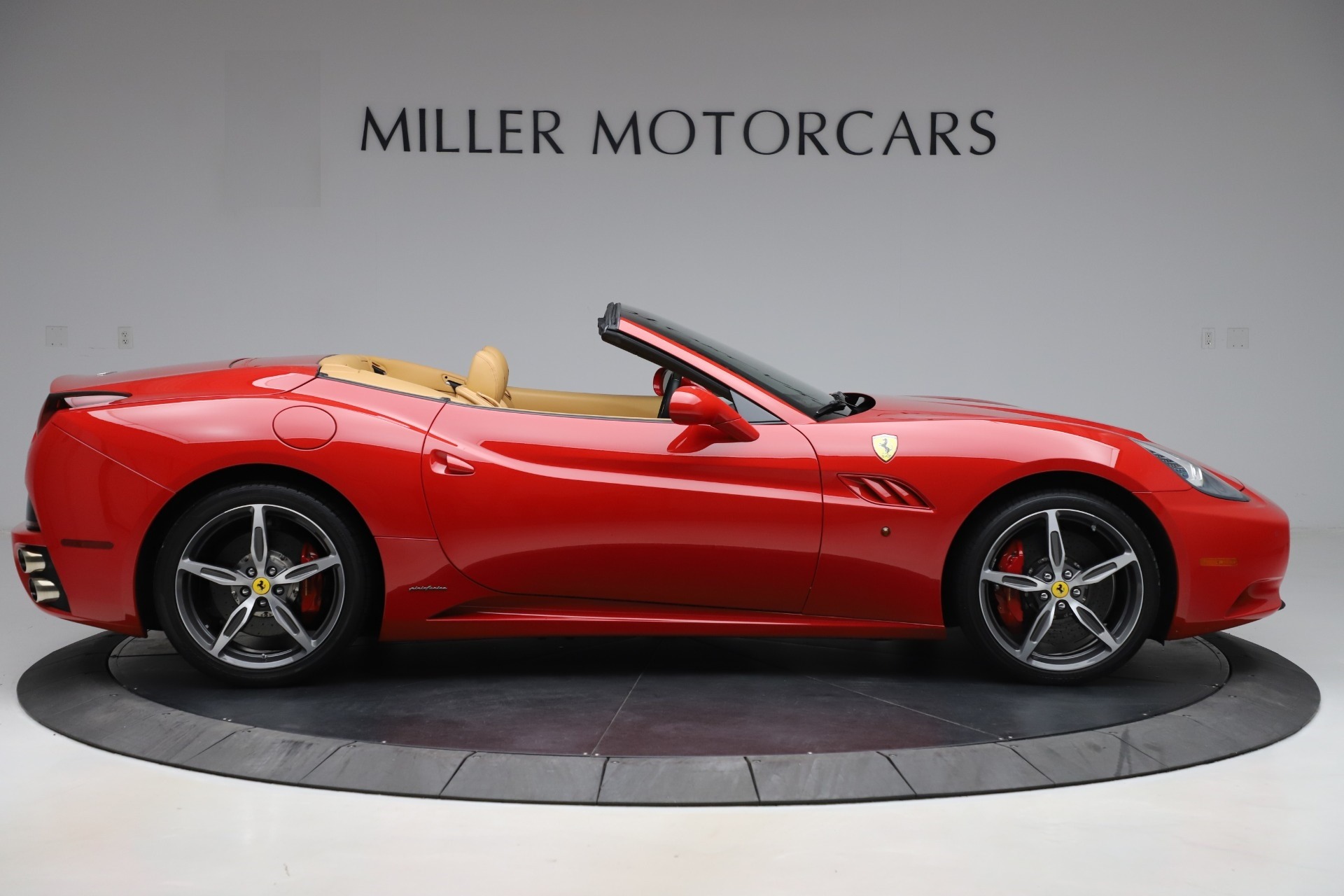 Used-2014-Ferrari-California-30