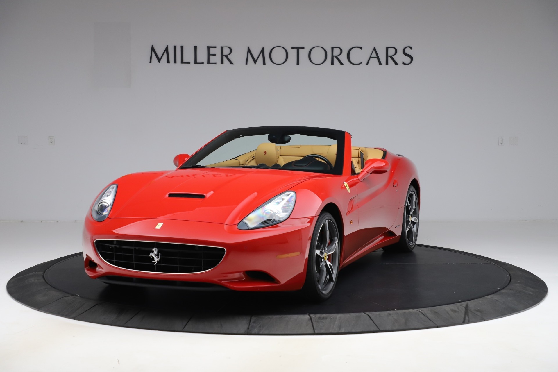 Used-2014-Ferrari-California-30