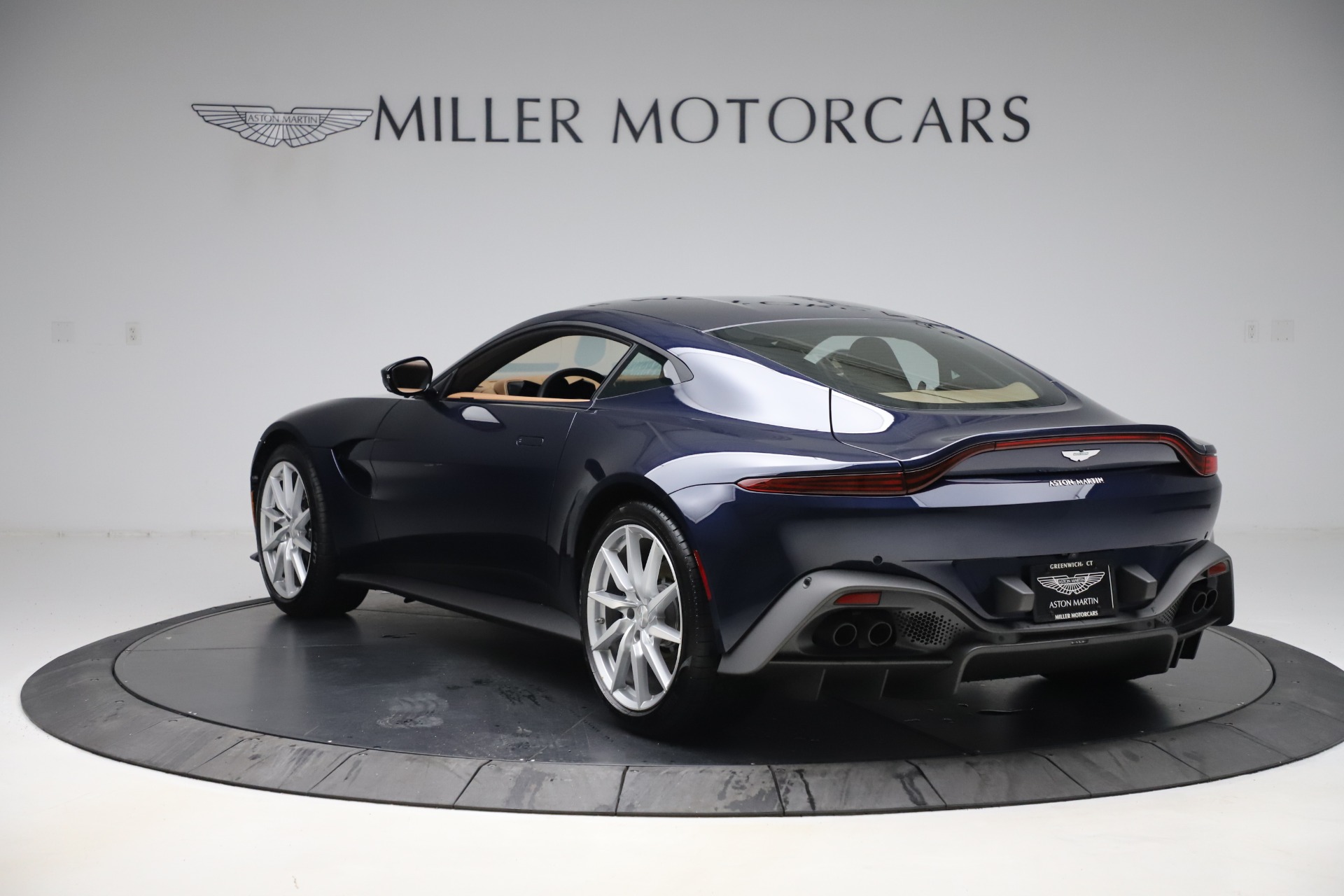 Used-2020-Aston-Martin-Vantage-Coupe