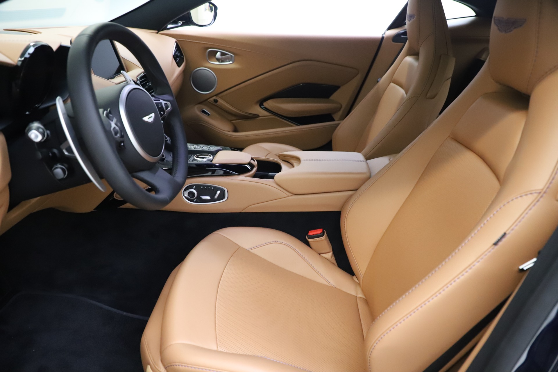 Used-2020-Aston-Martin-Vantage-Coupe