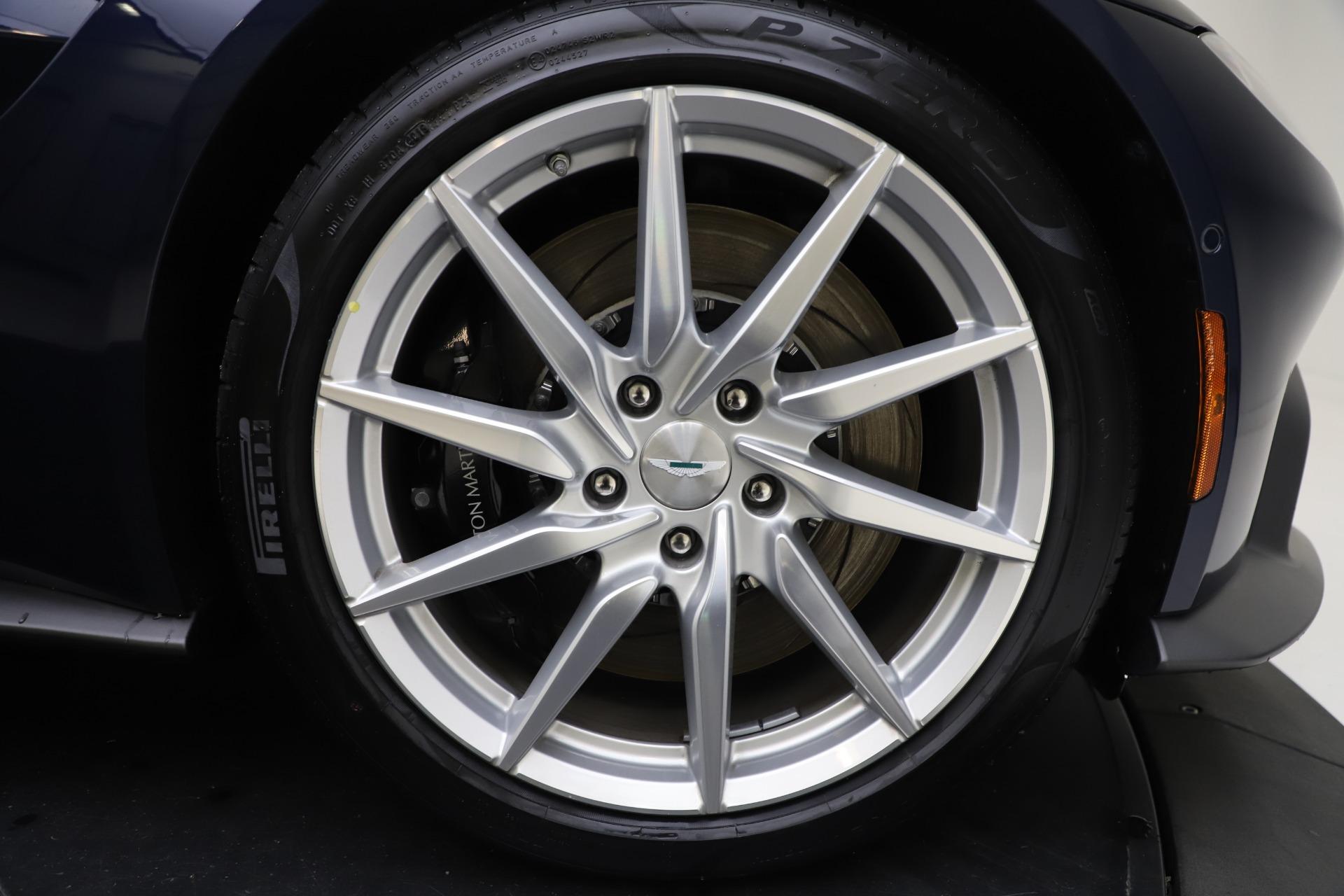 Used-2020-Aston-Martin-Vantage-Coupe