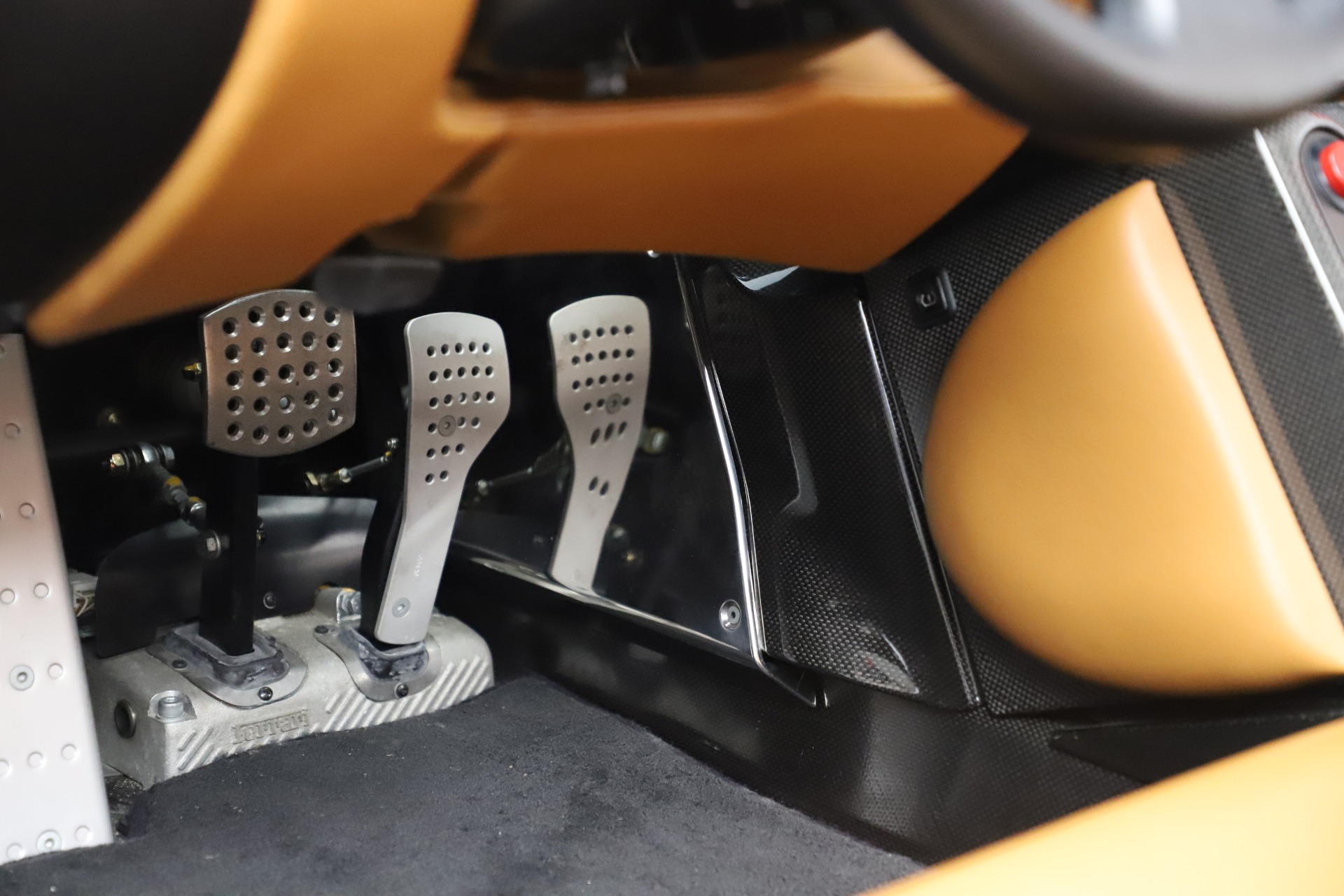 Used-2003-Ferrari-Enzo