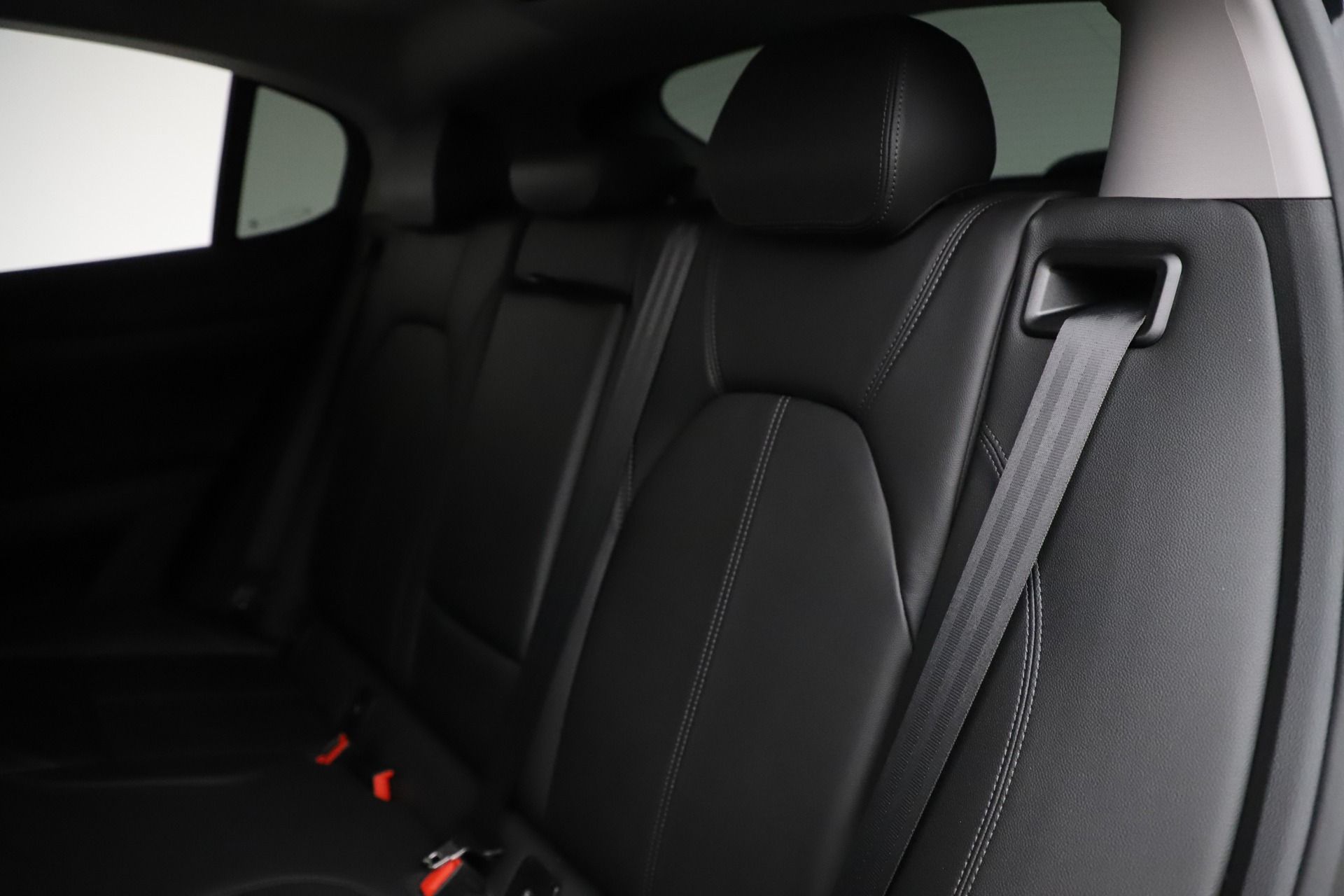 New-2020-Alfa-Romeo-Stelvio-Sport-Q4