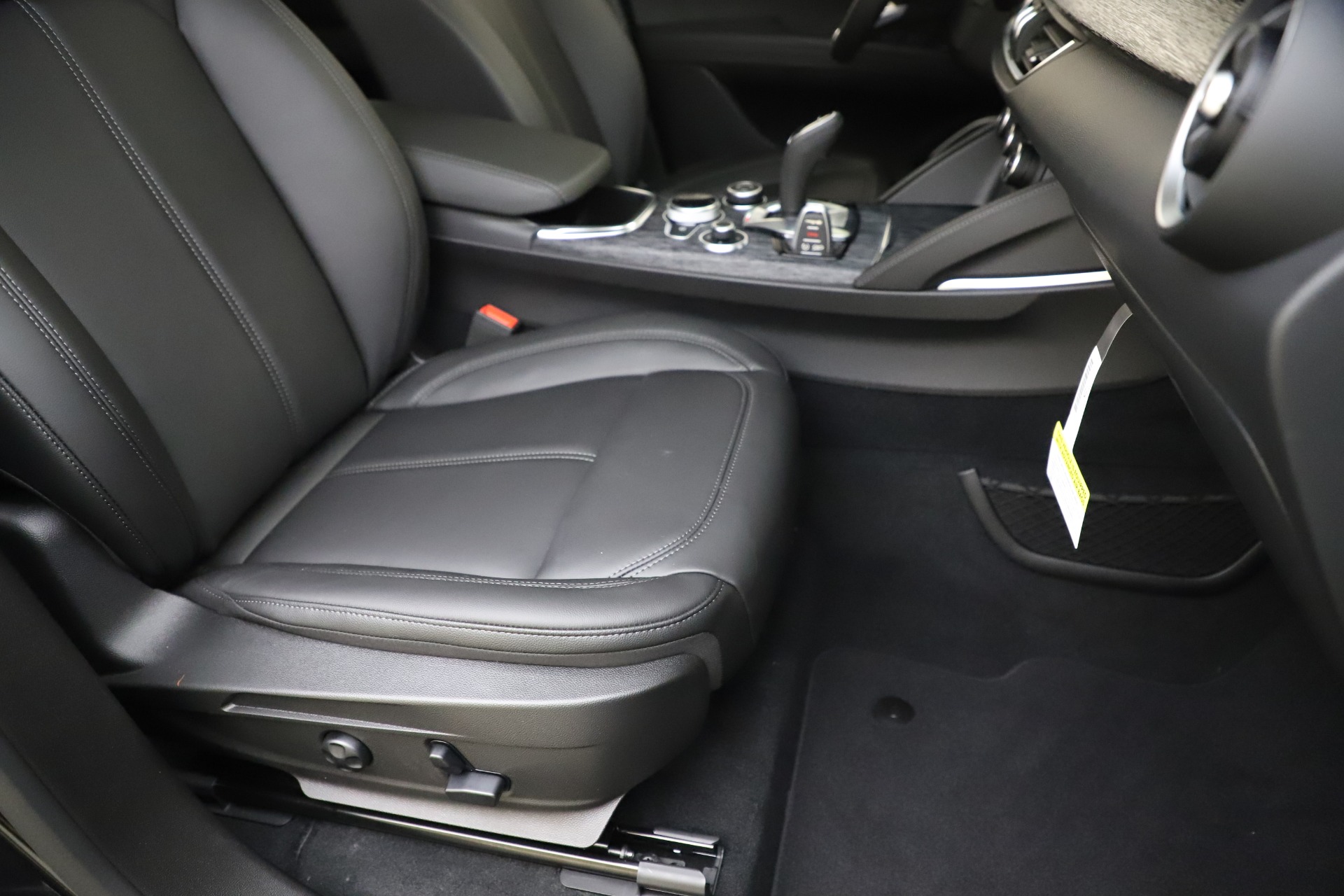 New-2020-Alfa-Romeo-Stelvio-Sport-Q4