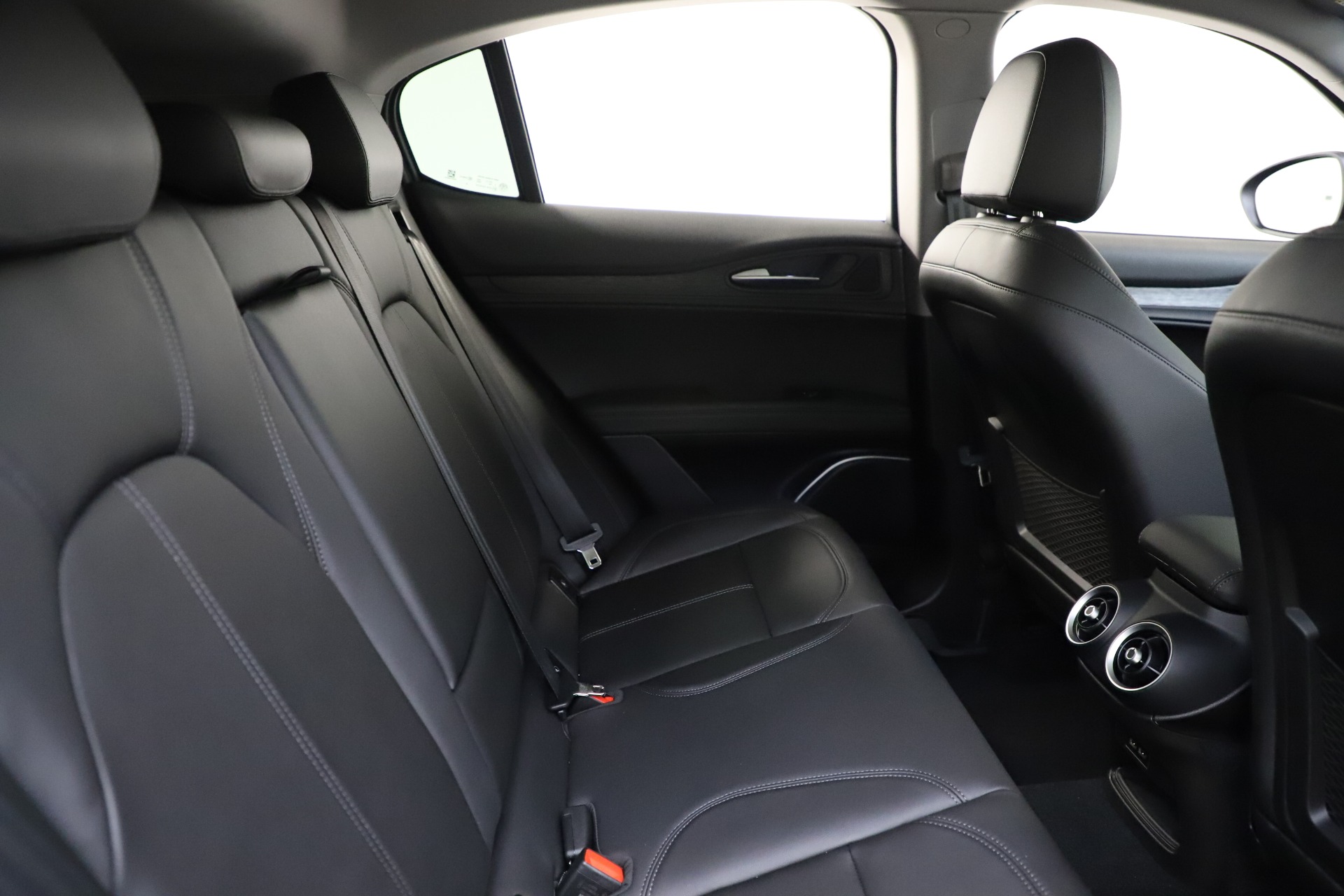 New-2020-Alfa-Romeo-Stelvio-Sport-Q4