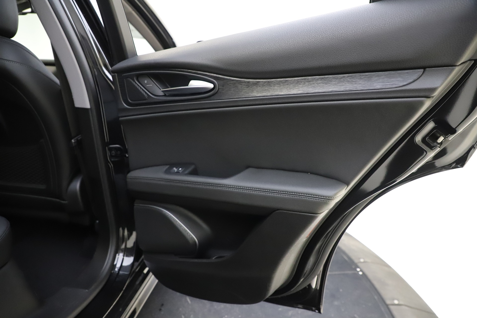 New-2020-Alfa-Romeo-Stelvio-Sport-Q4