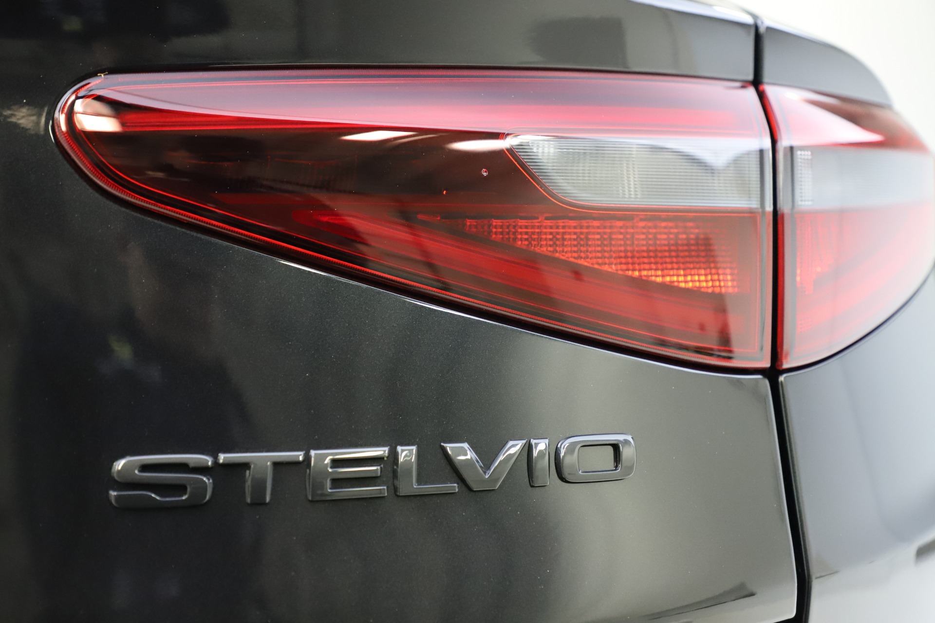 New-2020-Alfa-Romeo-Stelvio-Sport-Q4