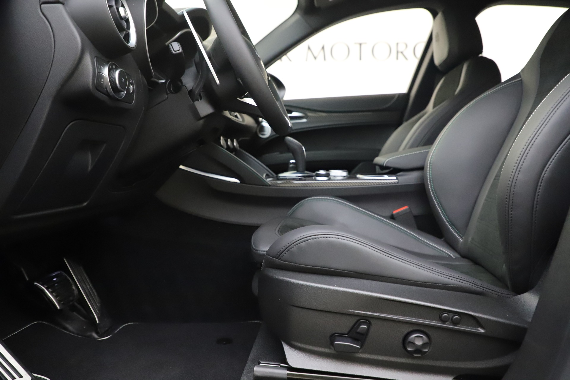 New-2020-Alfa-Romeo-Stelvio-Quadrifoglio