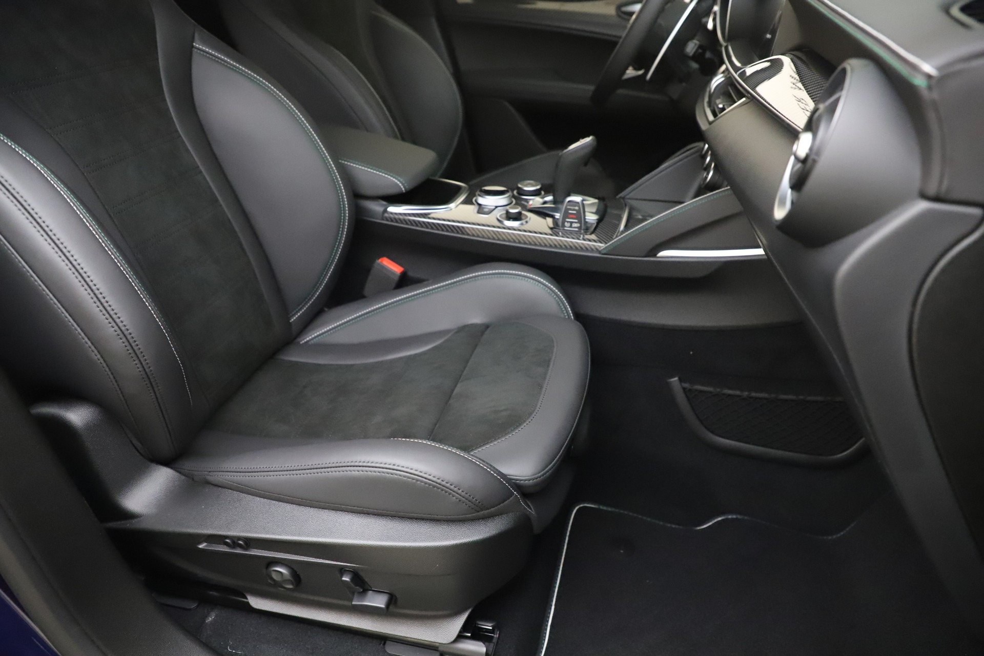 New-2020-Alfa-Romeo-Stelvio-Quadrifoglio