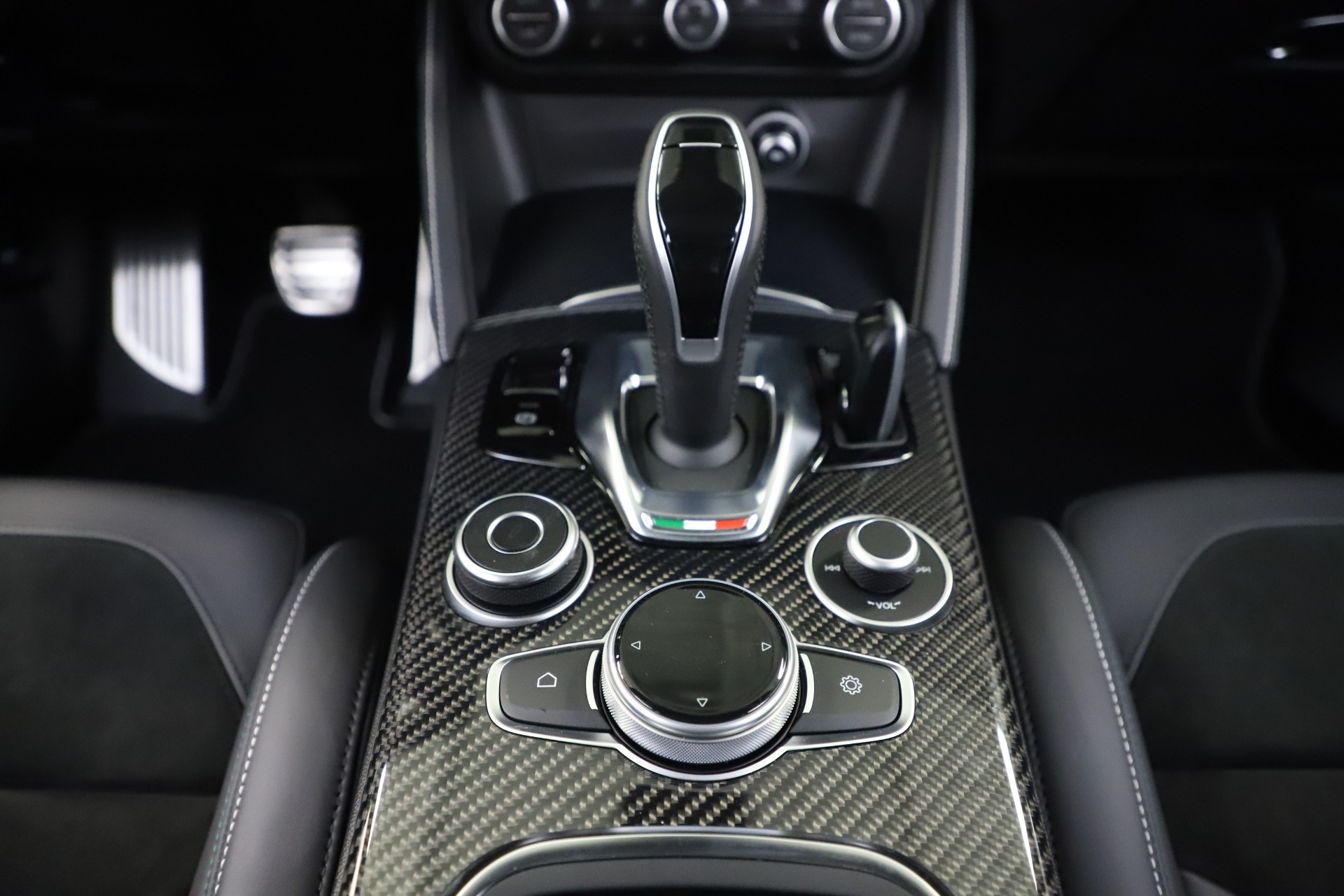 New-2020-Alfa-Romeo-Stelvio-Quadrifoglio