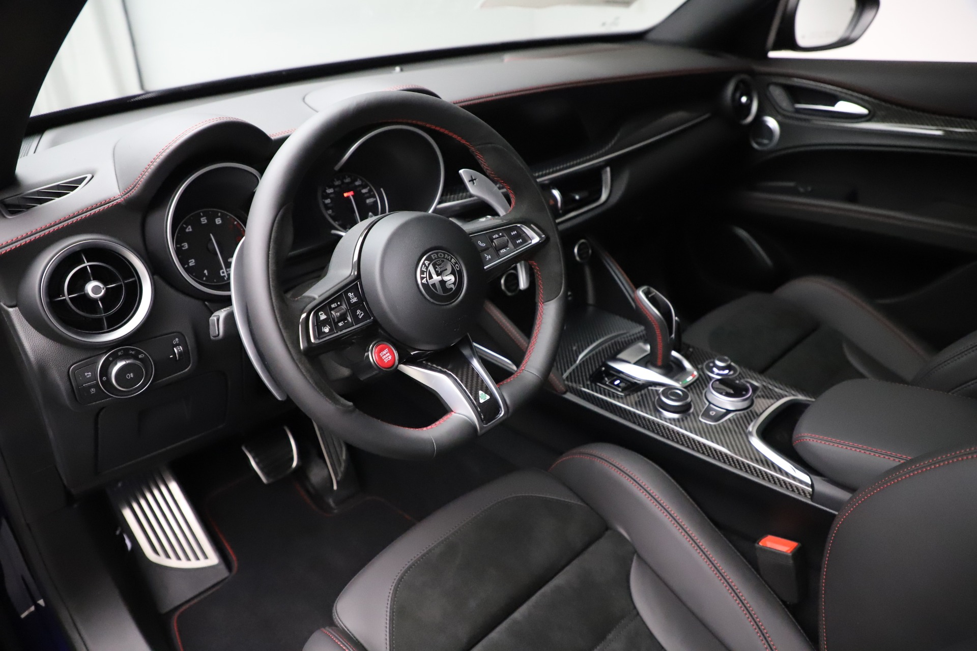 New-2020-Alfa-Romeo-Stelvio-Quadrifoglio