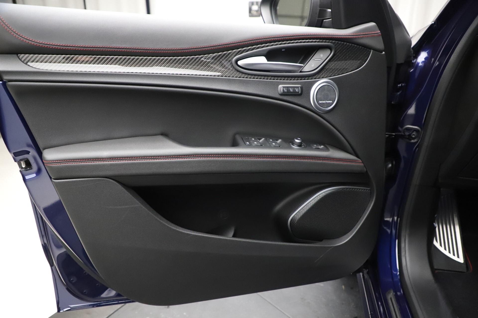 New-2020-Alfa-Romeo-Stelvio-Quadrifoglio