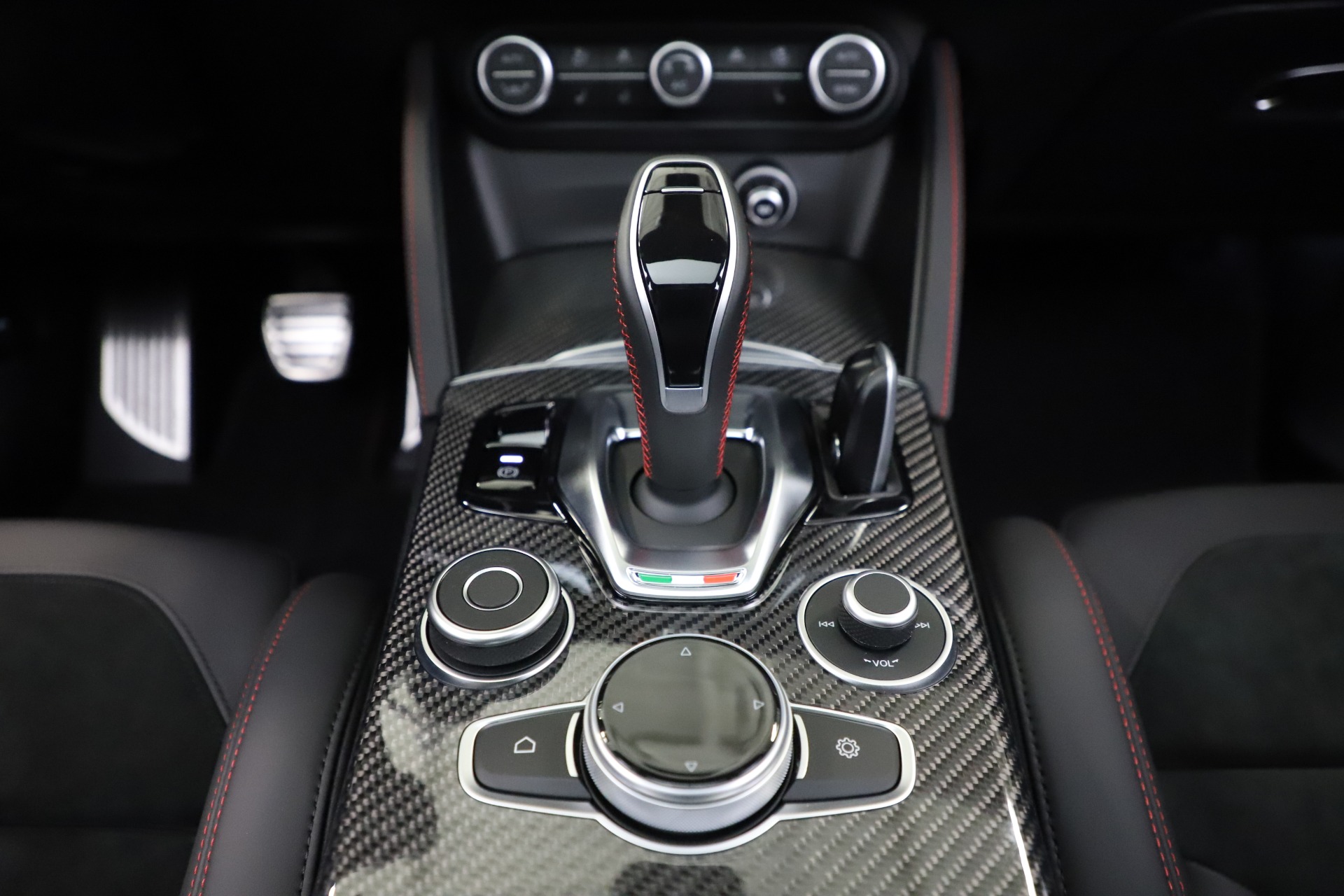 New-2020-Alfa-Romeo-Stelvio-Quadrifoglio