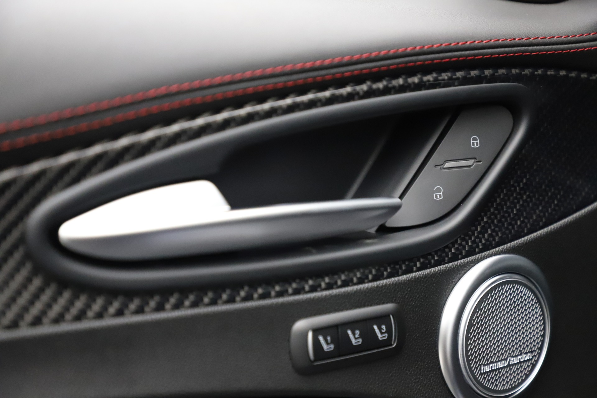 New-2020-Alfa-Romeo-Stelvio-Quadrifoglio