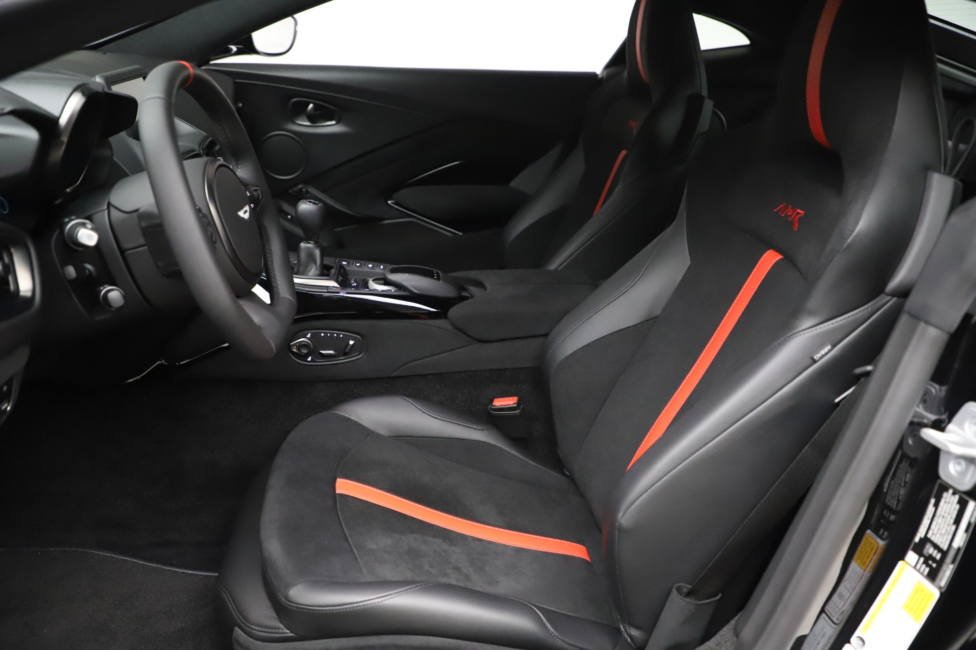 New-2020-Aston-Martin-Vantage-AMR