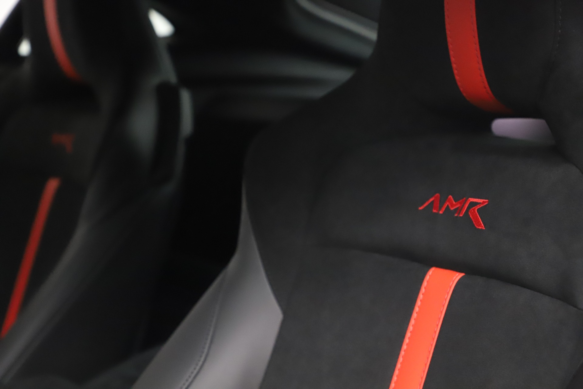 New-2020-Aston-Martin-Vantage-AMR