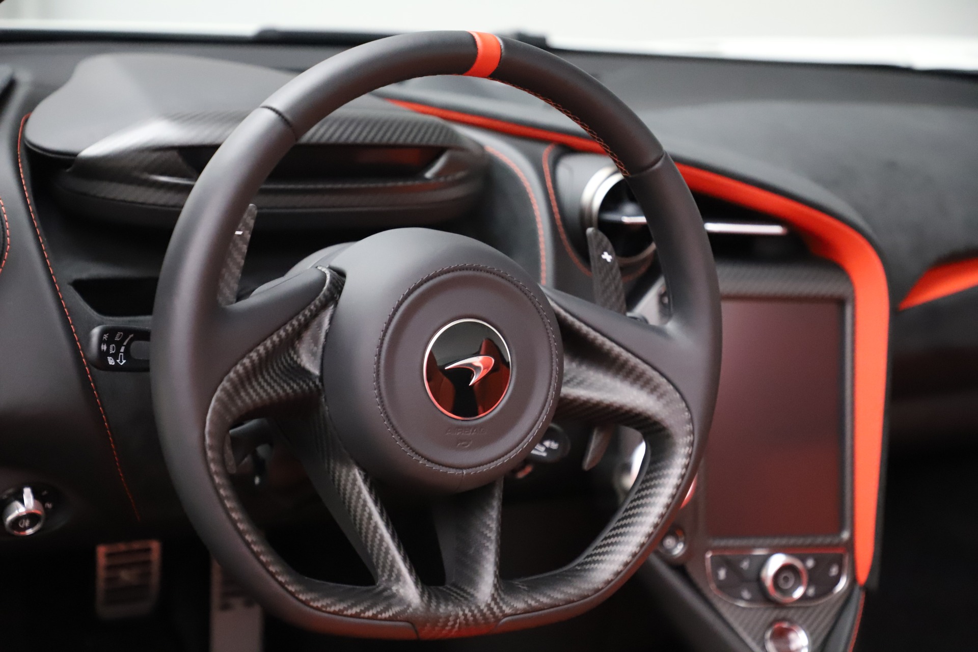 New-2020-McLaren-720S-Spider-Performance