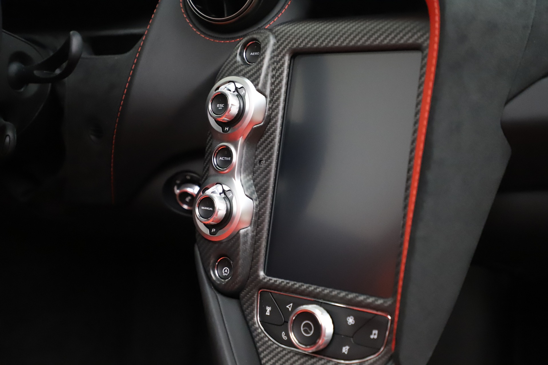 New-2020-McLaren-720S-Spider-Performance