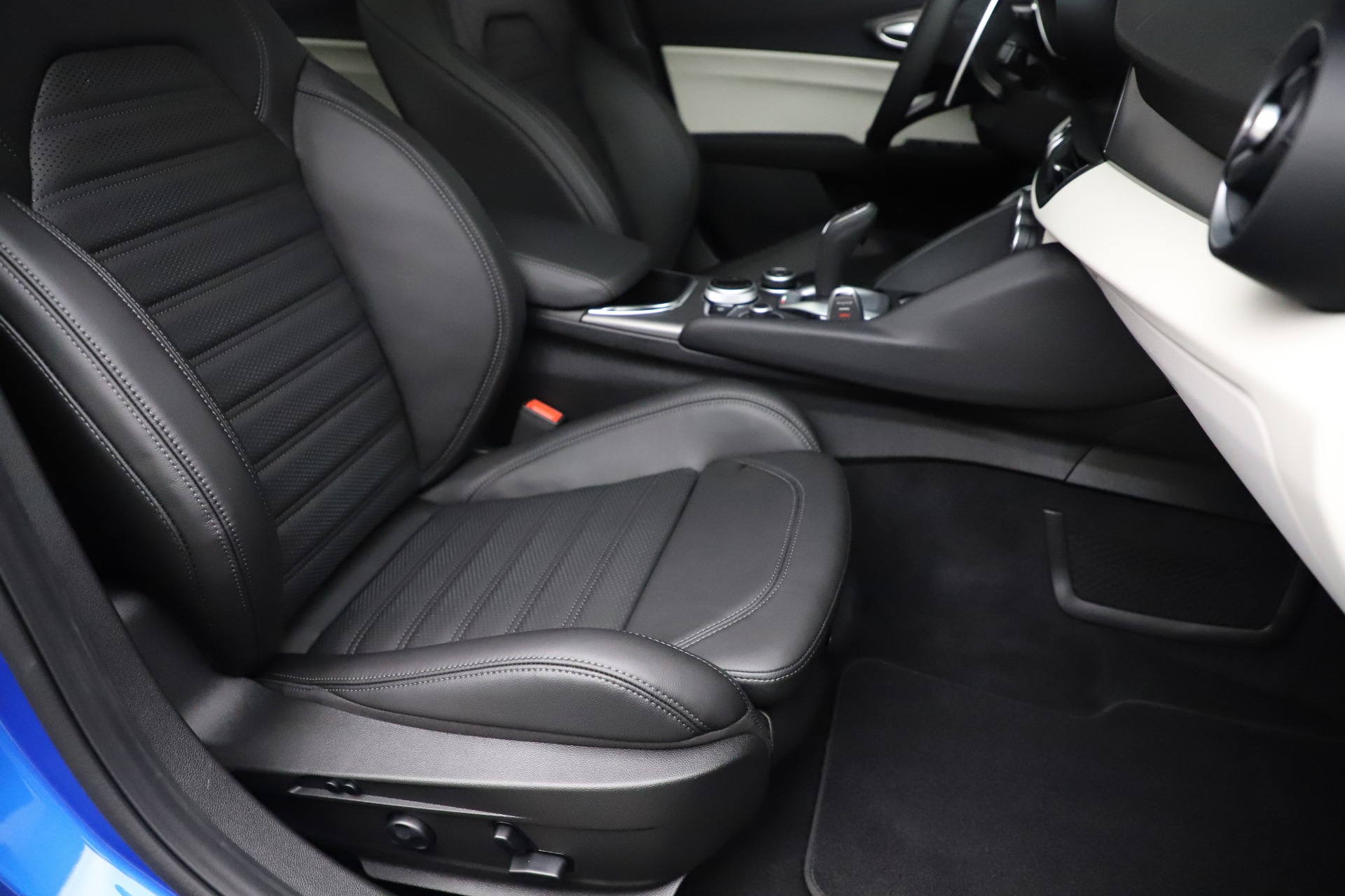 New-2020-Alfa-Romeo-Giulia-Ti-Sport-Q4