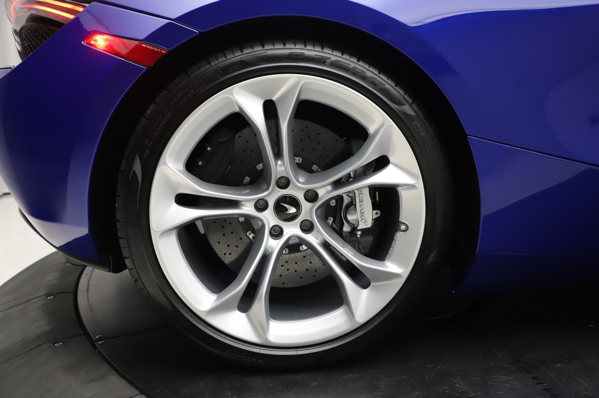 Used-2020-McLaren-720S-Performance