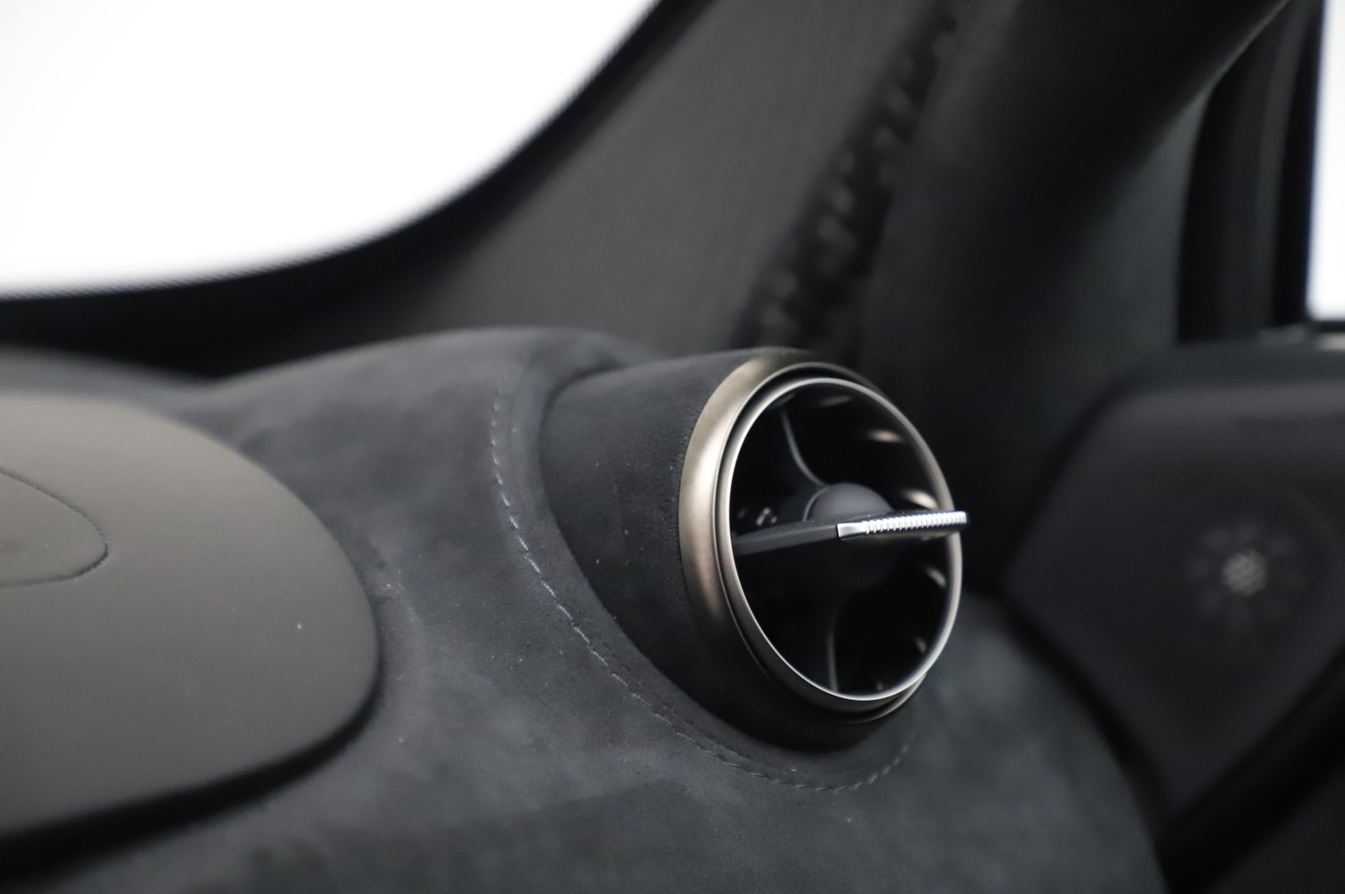 New-2020-McLaren-720S-Performance