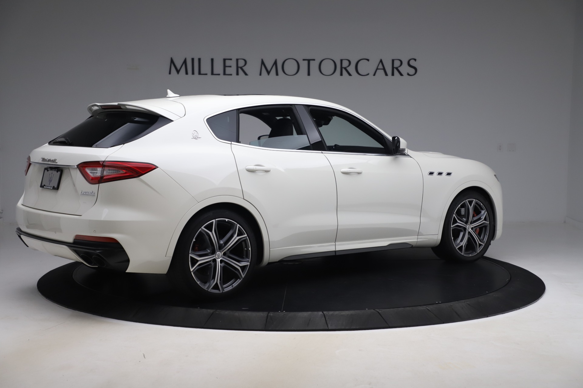 Used-2019-Maserati-Levante-Trofeo