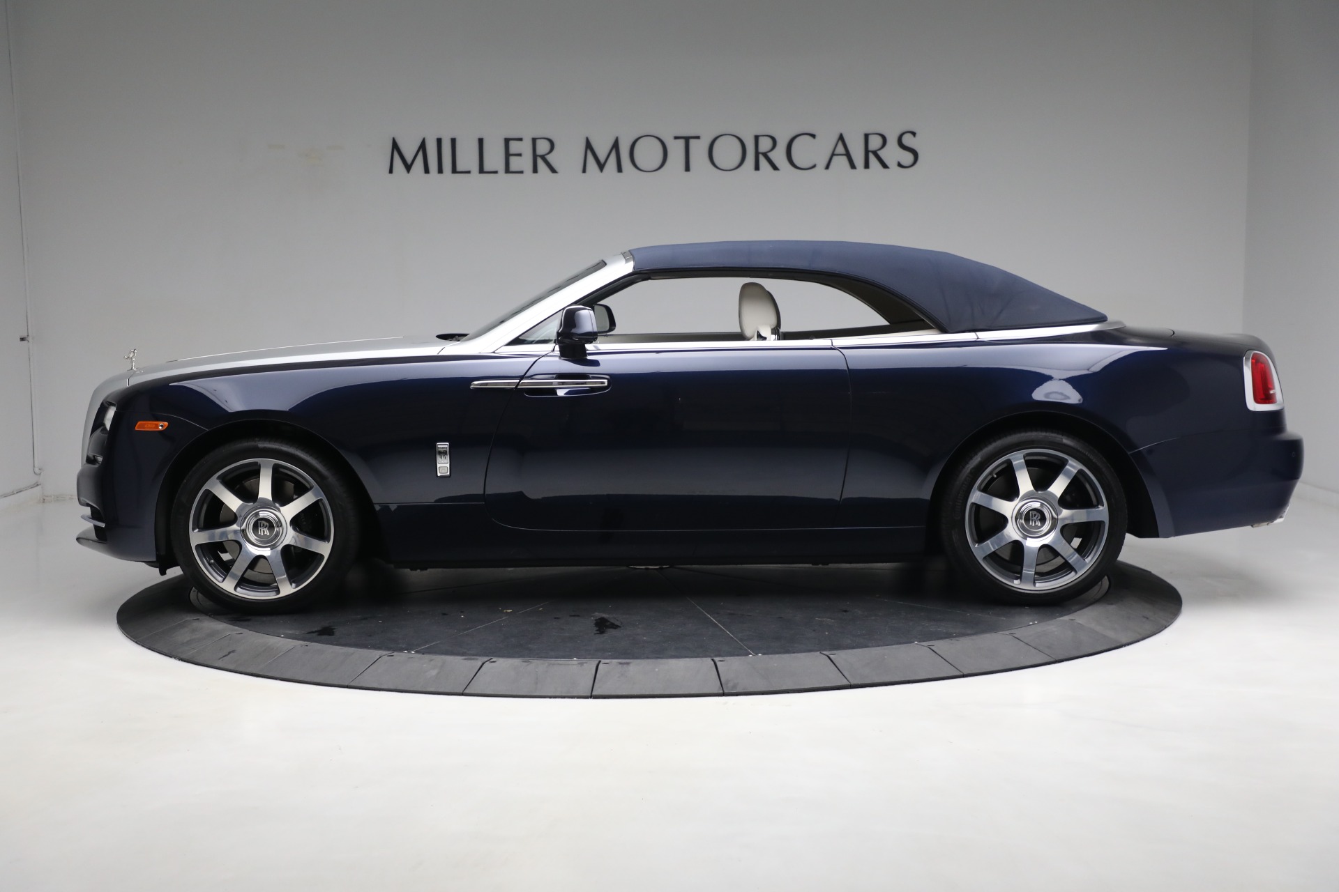 Used-2017-Rolls-Royce-Dawn